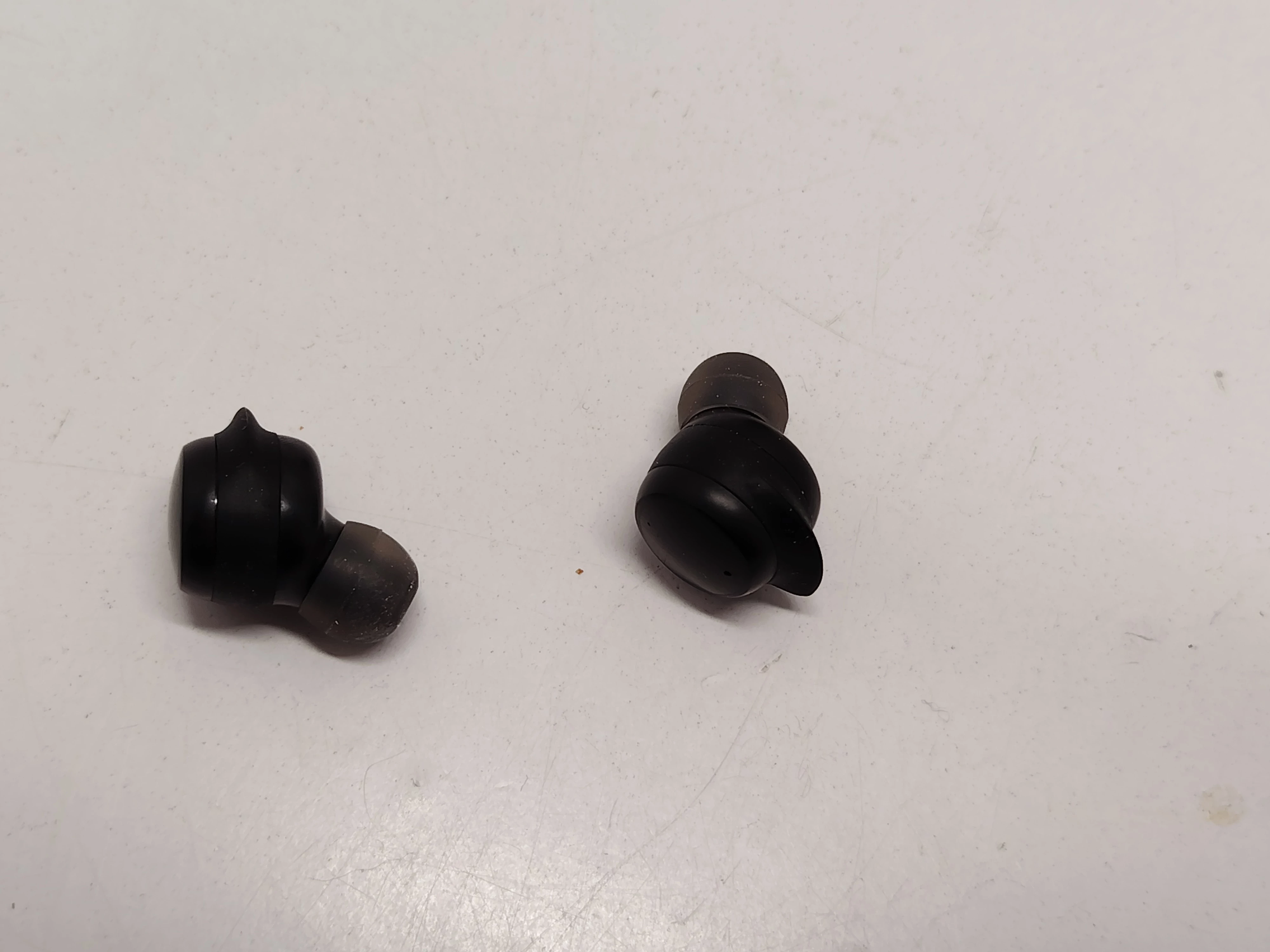 sluchawki-wireless-pud-kolor-dominujacy-129357-3