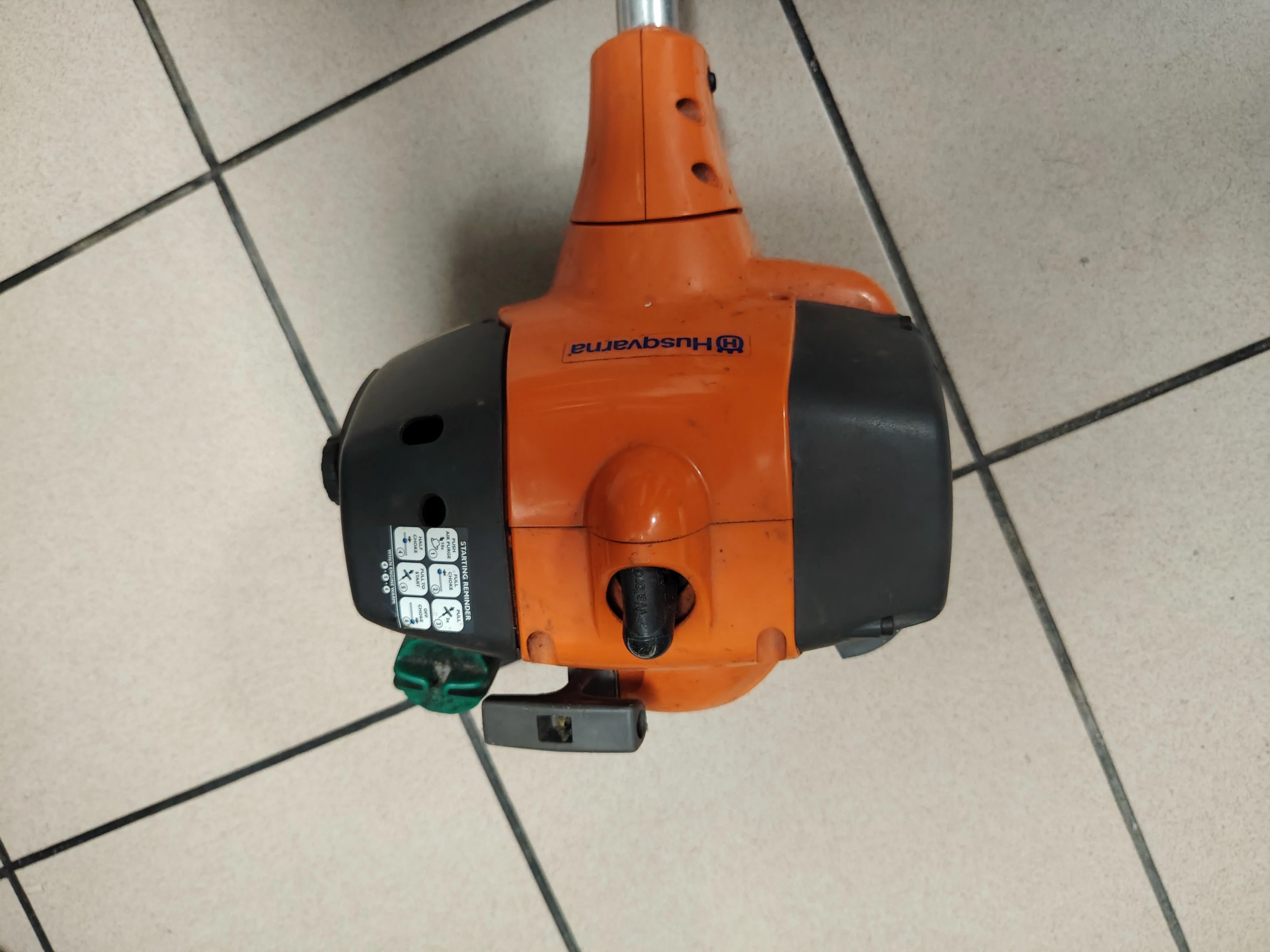 kosa-spalinowa-husqvarna-moc-silnika-spalinowego-080