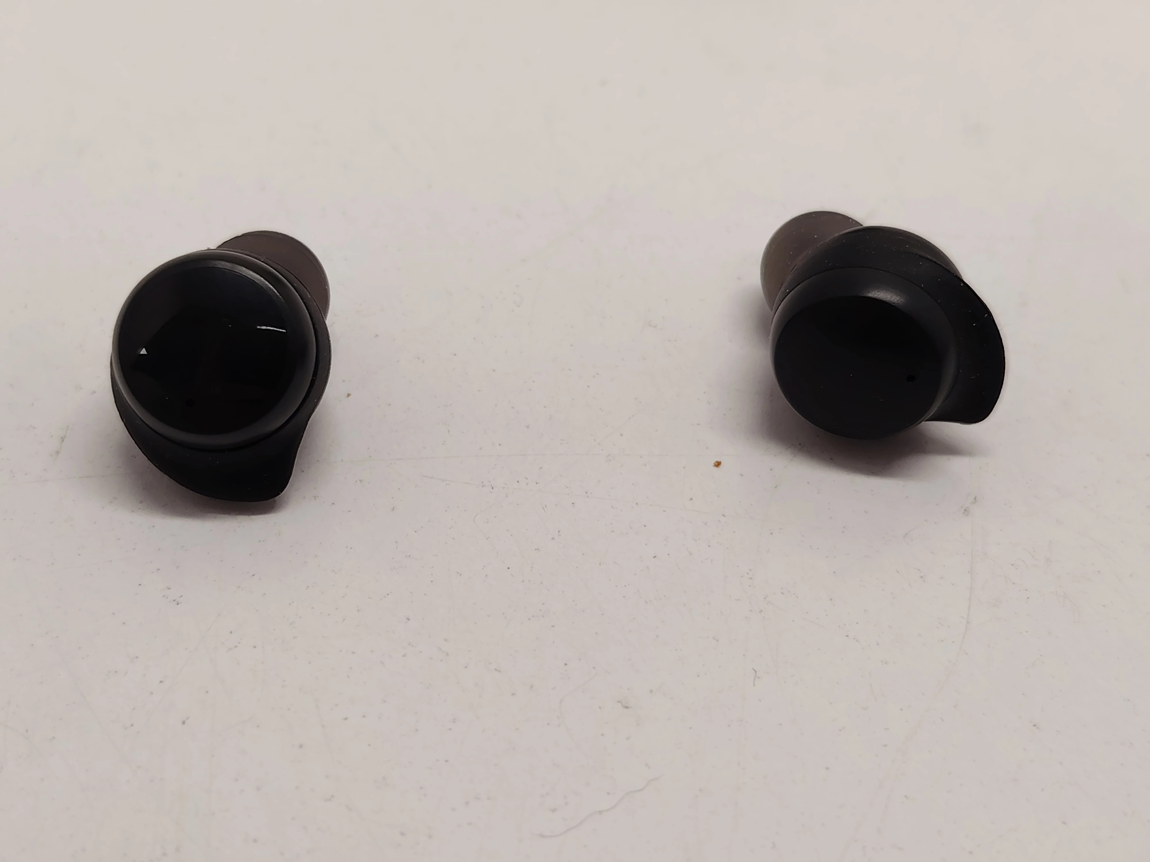 sluchawki-wireless-pud-transmisja-sygnalu-203713-217785