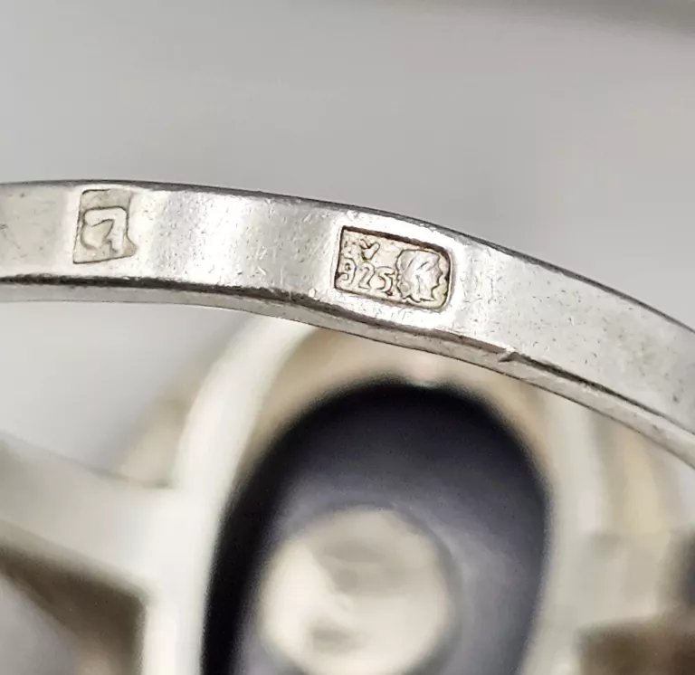 stary-srebrny-pierscionek-z-dama-kameliowa-sygnowany-396gr-p925-rozmiarsrednica-wew-mm-372-17