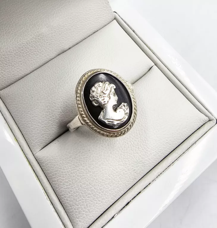 stary-srebrny-pierscionek-z-dama-kameliowa-sygnowany-396gr-p925-rodzaj-2205-2