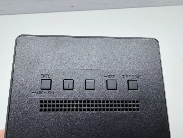 radiobudzik-sony-icf-c1-z-funkcja-alarmu-i-wyswietlaczem-led-model-icf-c1t