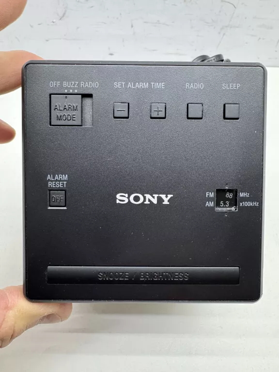 radiobudzik-sony-icf-c1-z-funkcja-alarmu-i-wyswietlaczem-led-ean-gtin-4905524962147