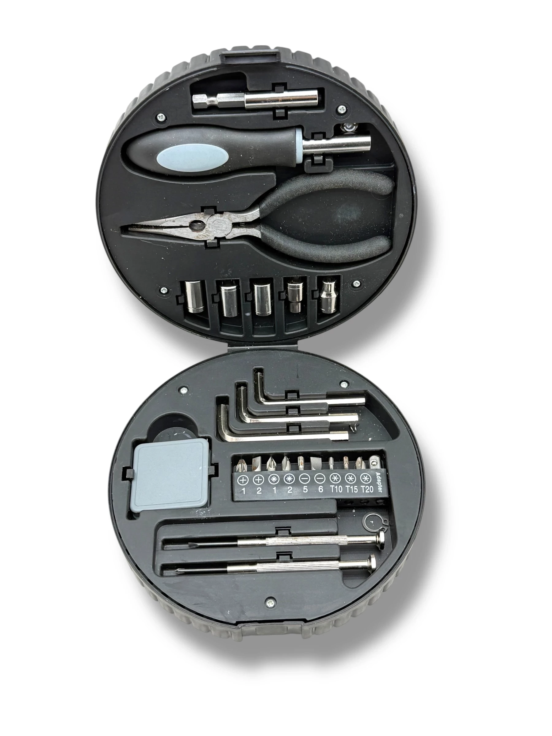 zestaw-narzedzi-w-walizce-w-ksztalcie-kola-sikorskiego-40-ketrzyn