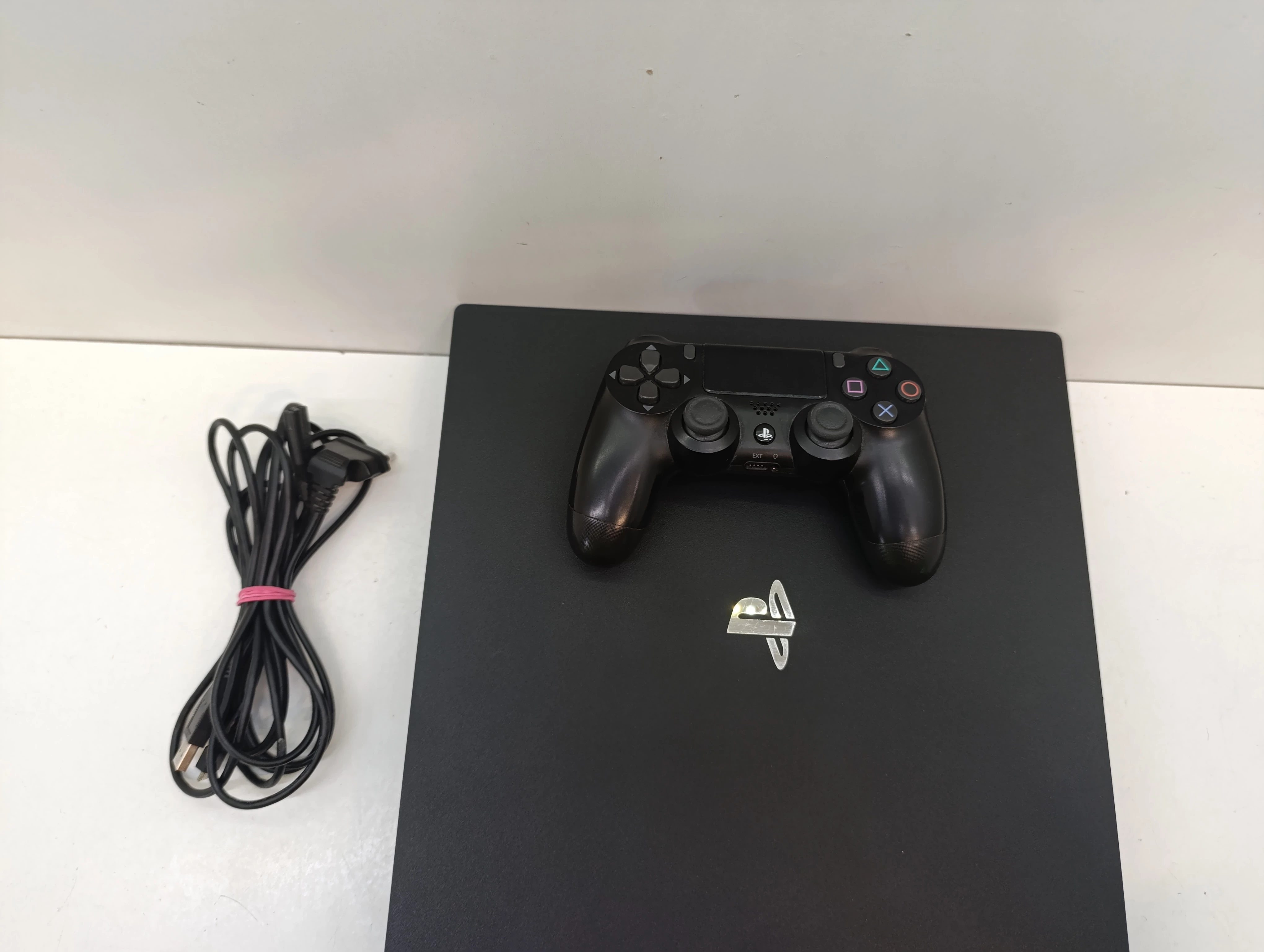 konsola-ps4-pro-cuh-7216b-stan-11323-2