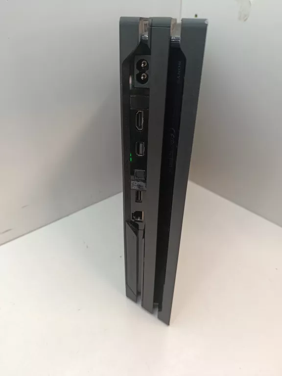 konsola-ps4-pro-cuh-7216b-kod-producenta-cuh-7216b