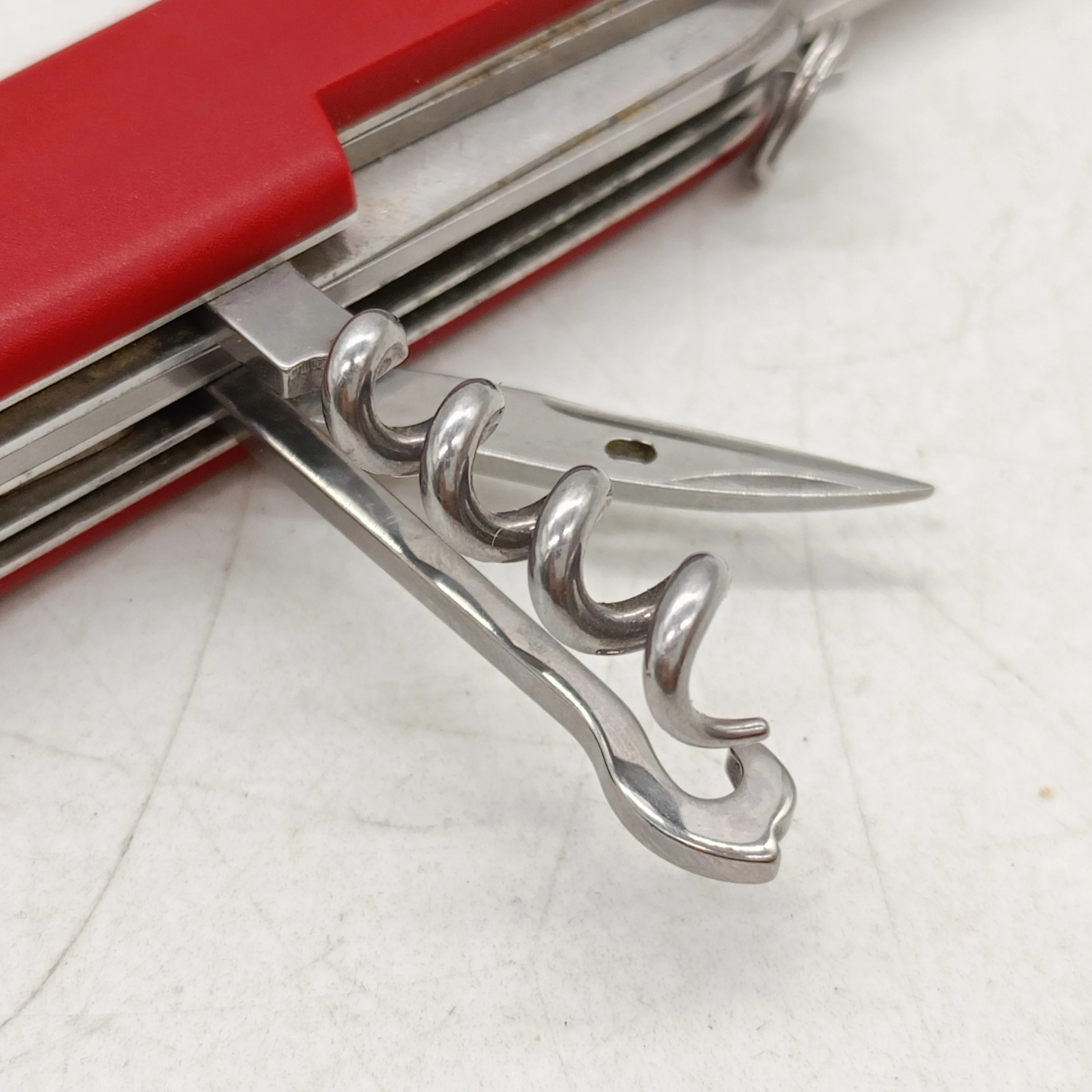 scyzoryk-victorinox-officier-suisse-kod-producenta-136033