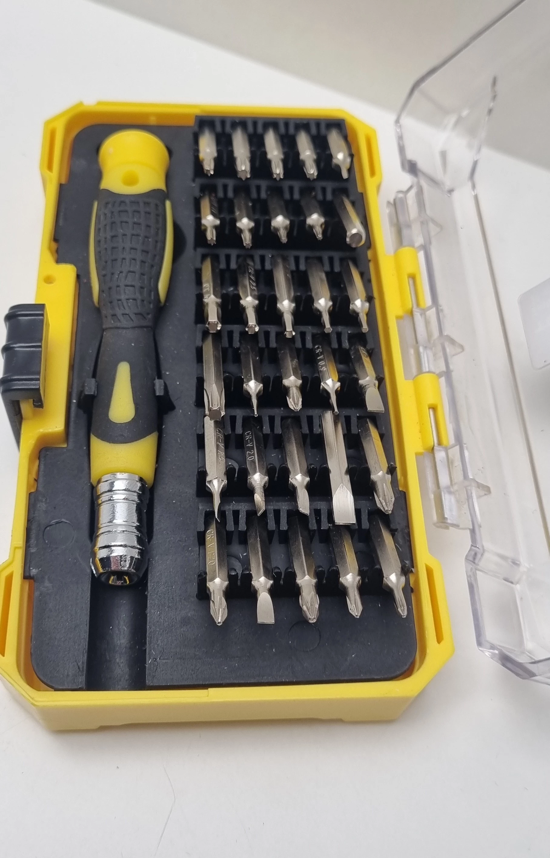 techliner-grzechotka-z-bitami-i-nasadkami-31-el-stan-11323-2