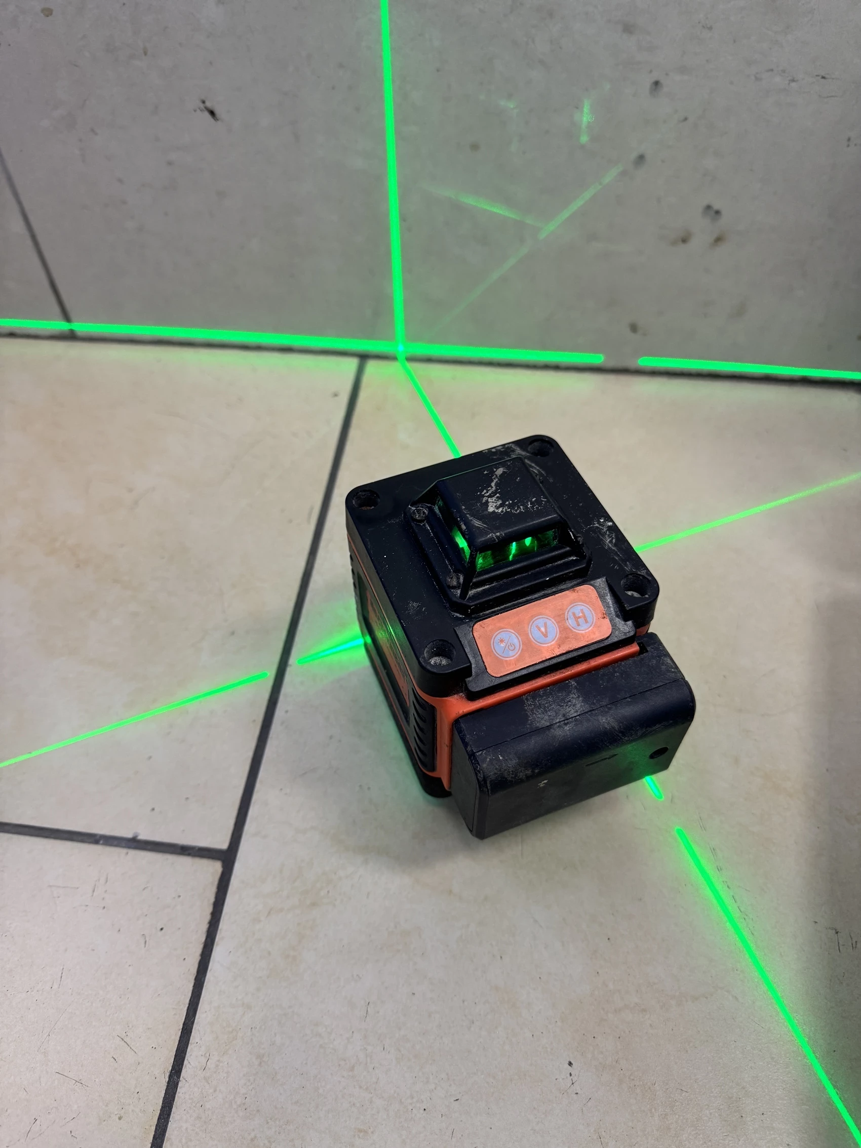 laser-krzyzowy-heckermann-4dl-komplet-statyw-kat-wyswietlania-linii-pionowej-360