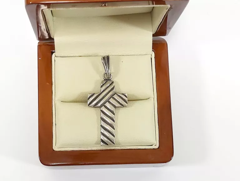srebrna-zawieszka-proby-925-krzyz-stan-11323-2