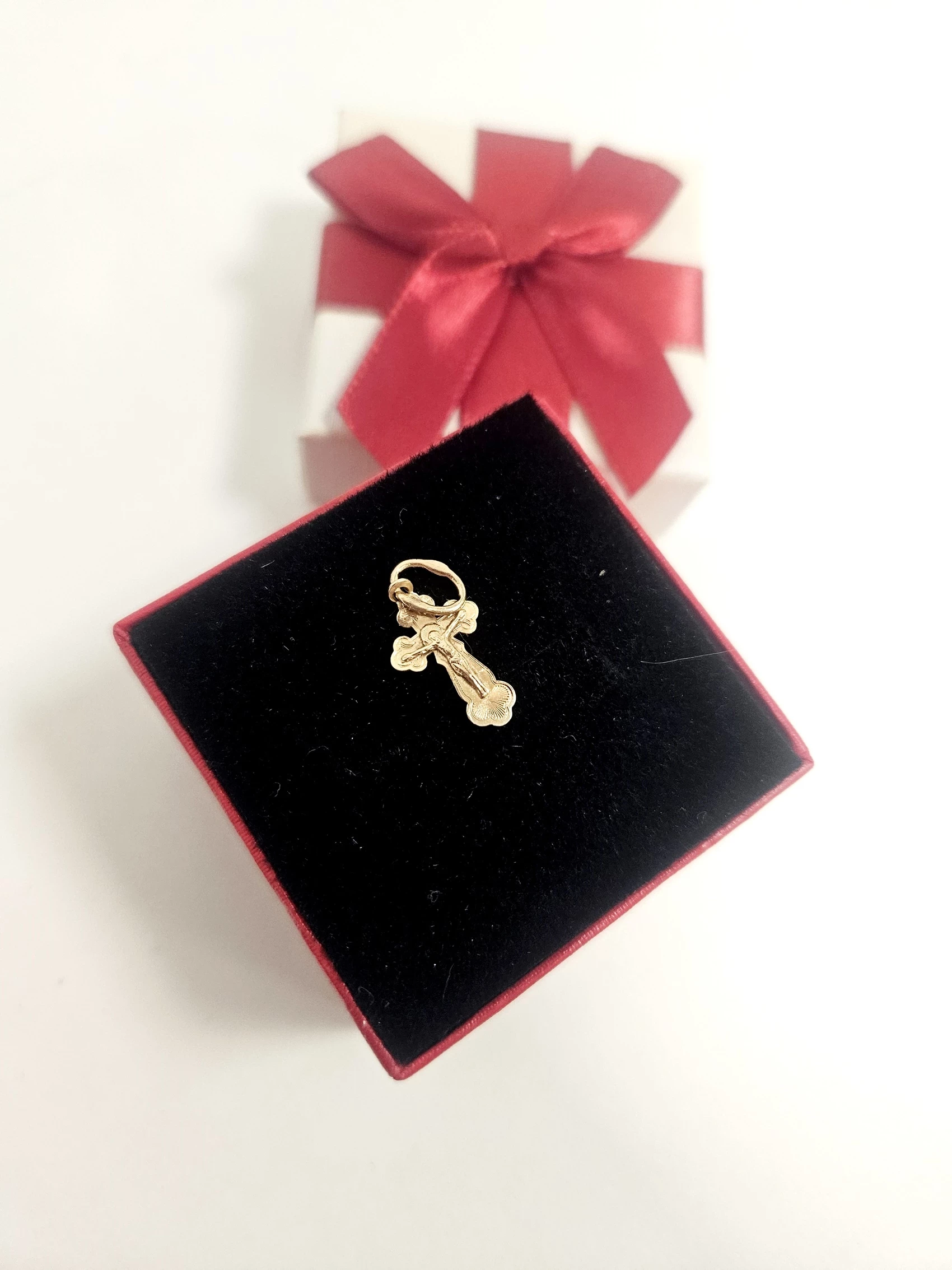 zlota-zawieszka-krzyz-585049g-krupowki-75-zakopane