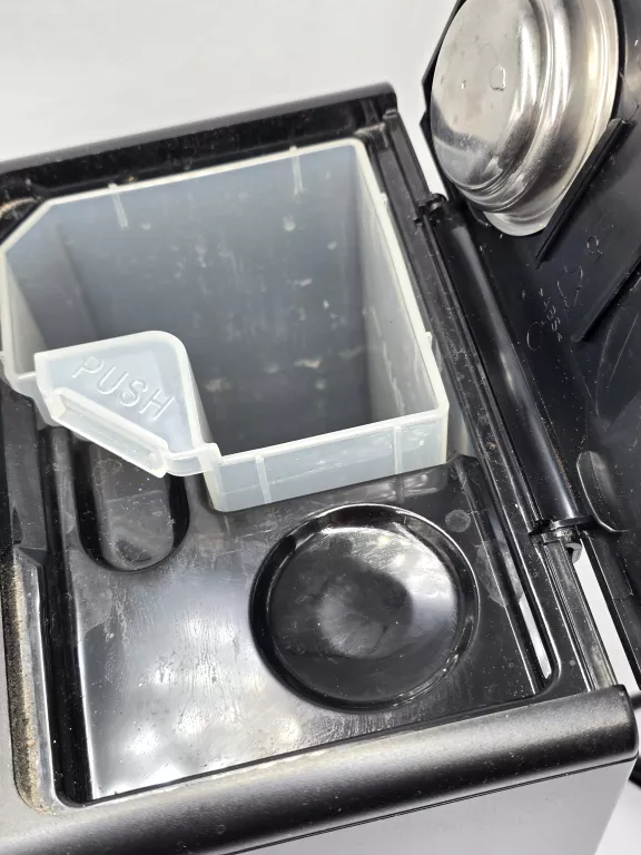 ekspres-cisnieniowy-kolbowy-delonghi-ecp-3121-1100w-15bar-kolor-dominujacy-129357-3