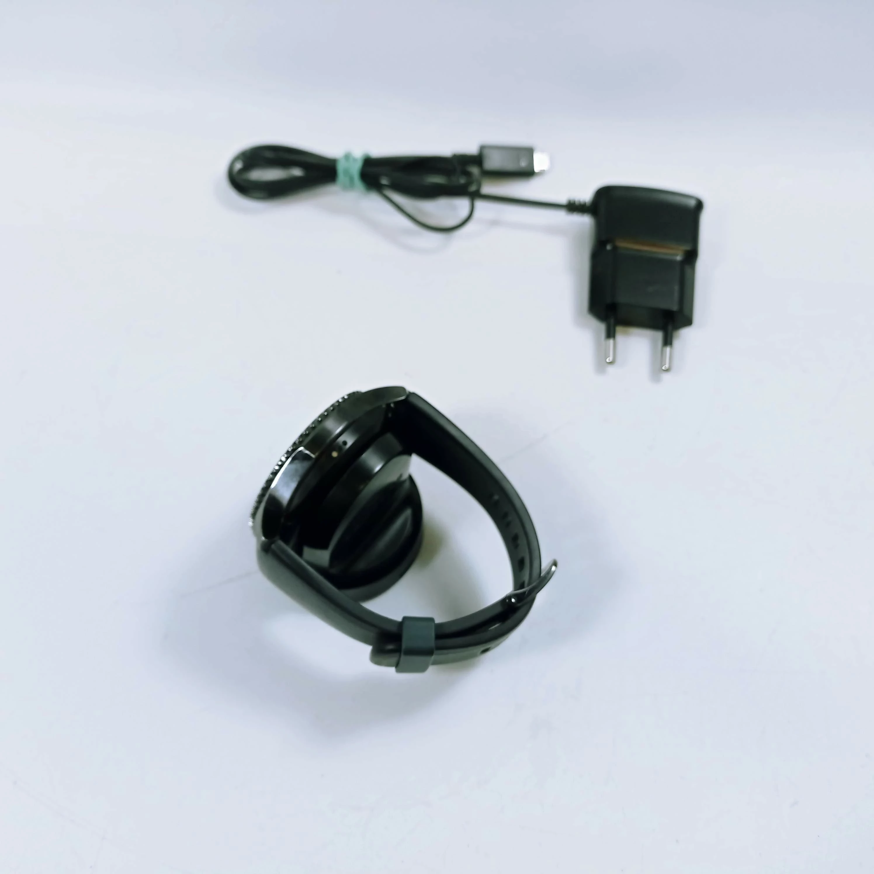 samsung-gear-s3-frontier-ladowarka-at-warto-marka-248811-951414