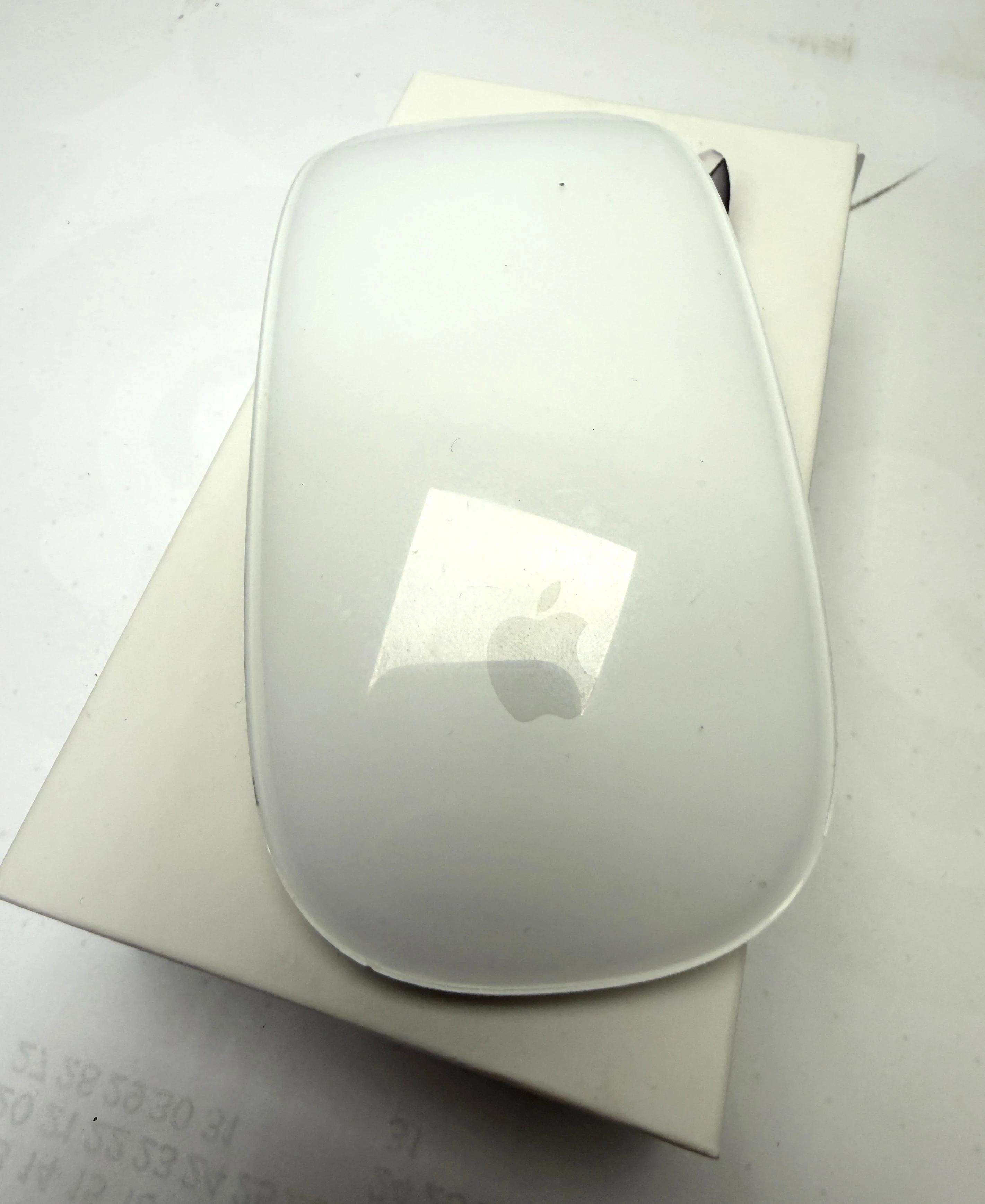 myszka-apple-magic-mouse-pudelko-ean-gtin-0195949655999
