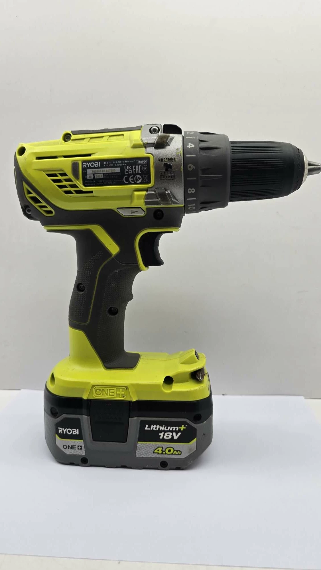wiertarko-wkretarka-udarowa-ryobi-r18pd3-aku-40ah-pojemnosc-akumulatora-000