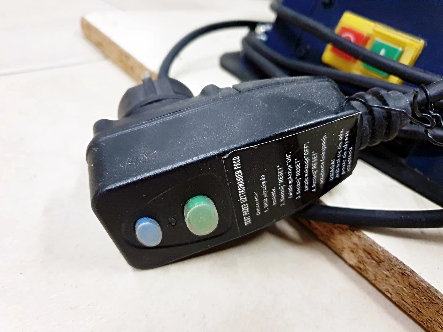 szlifierka-z-ostrzalka-macallister-mbg150200tm-kod-producenta-mbgp150b