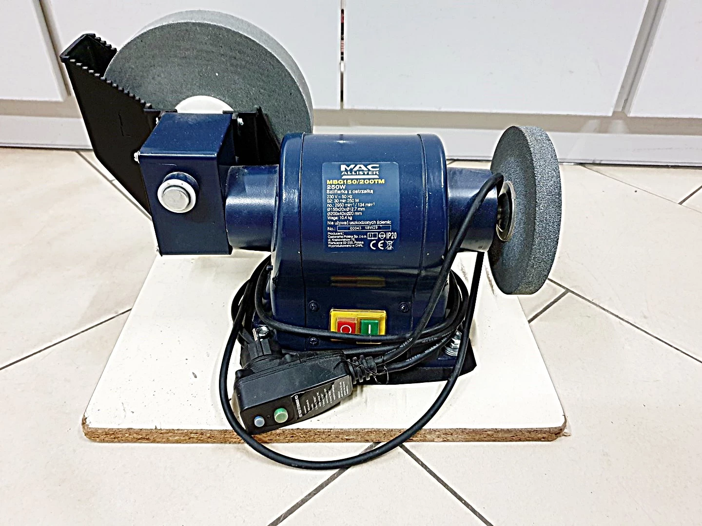 szlifierka-z-ostrzalka-macallister-mbg150200tm-ean-gtin-3663602797791