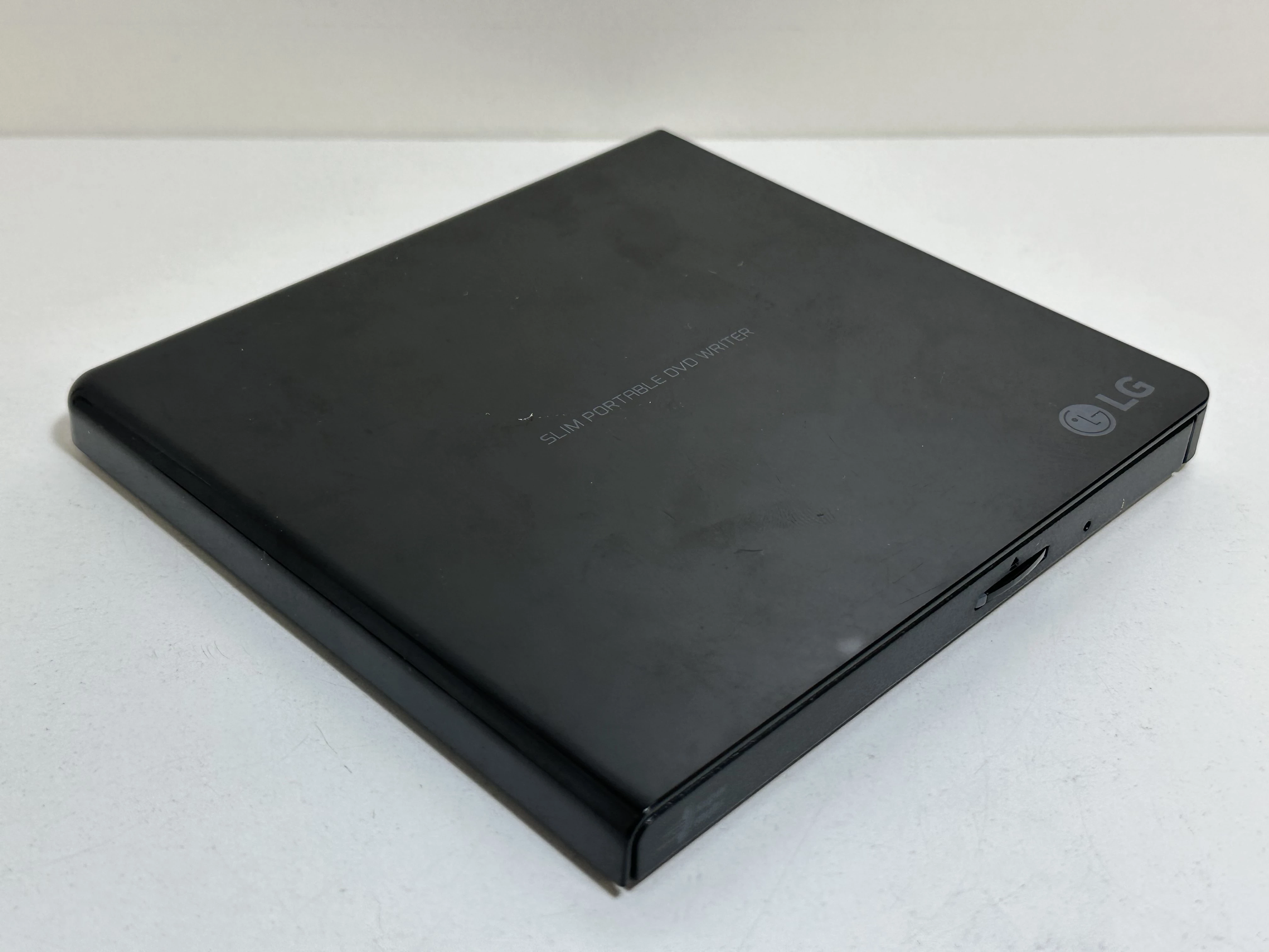 nagrywarka-dvd-usb-hitachi-lg-supermulti-gp57eb40-slim-czarna-box-soft-stan-11323-2