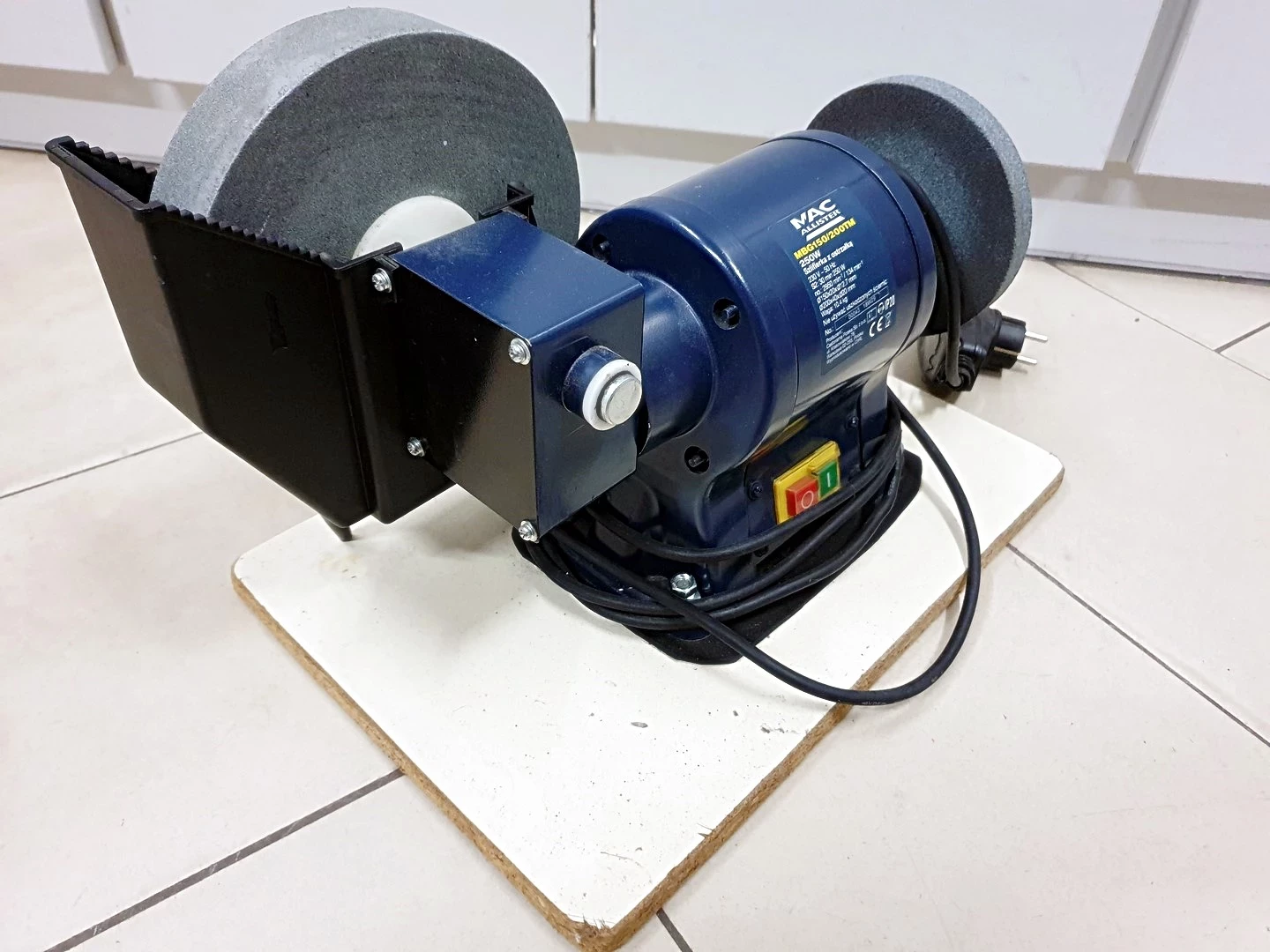 szlifierka-z-ostrzalka-macallister-mbg150200tm-marka-248811-971557