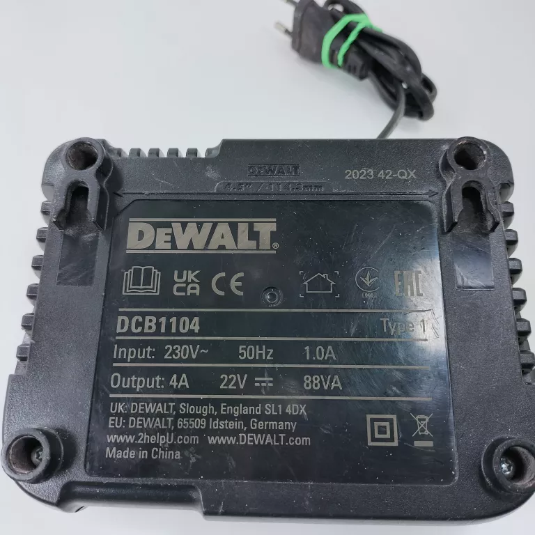 ladowarka-dewalt-dcb1104-okazja-stan-11323-2