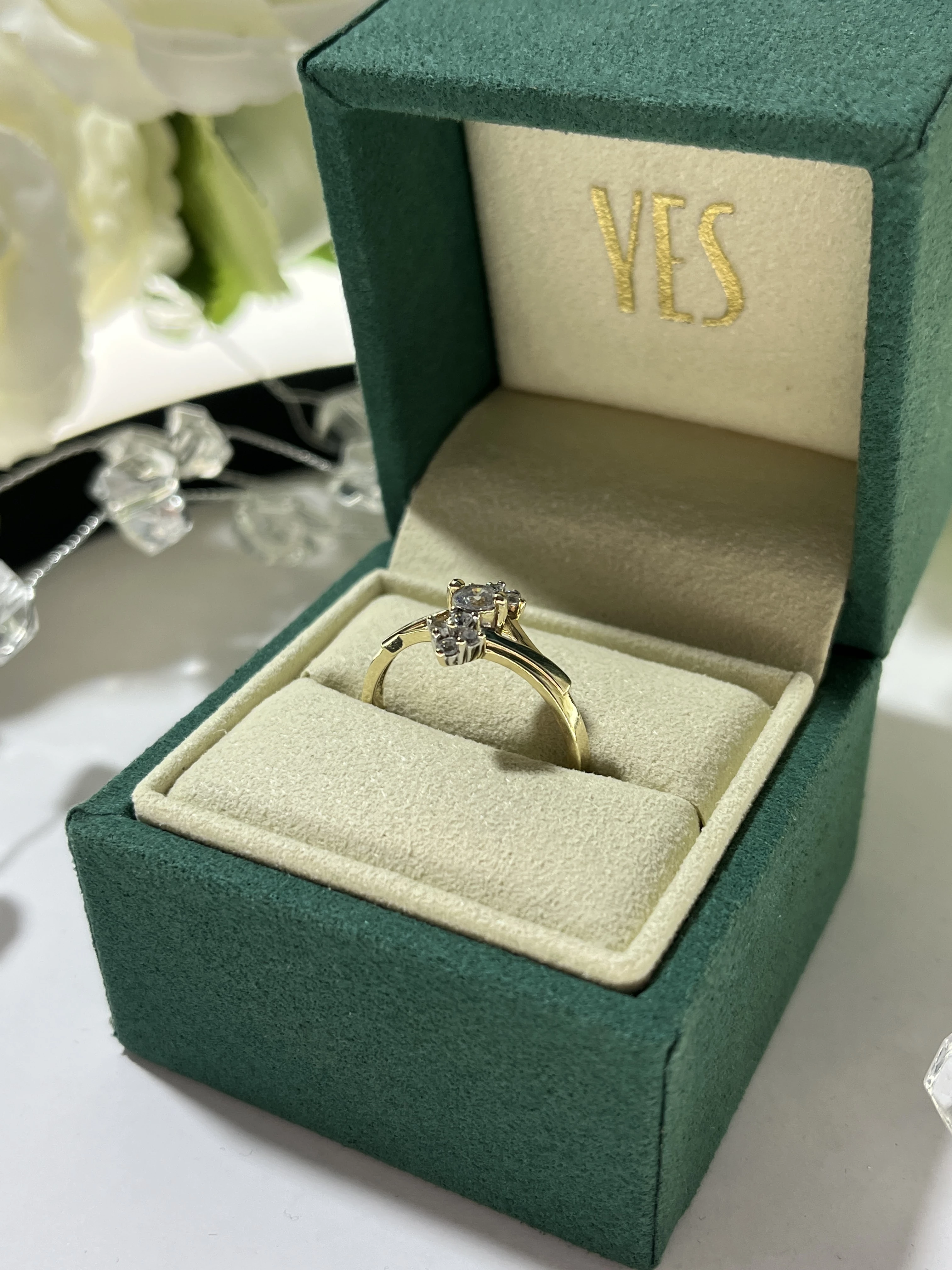 sliczny-zloty-pierscionek-z-cyrkoniami-314-g-585p-ean-gtin-5905868202366