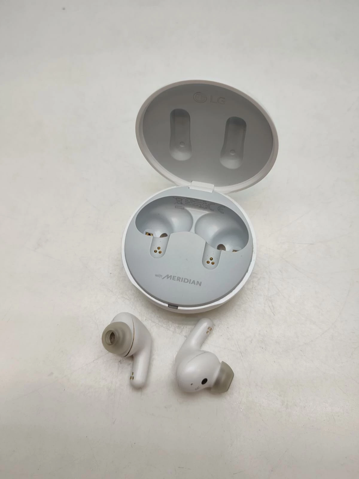 sluchawki-bezprzewodowe-lg-tone-fp8-ean-gtin-8806091442055