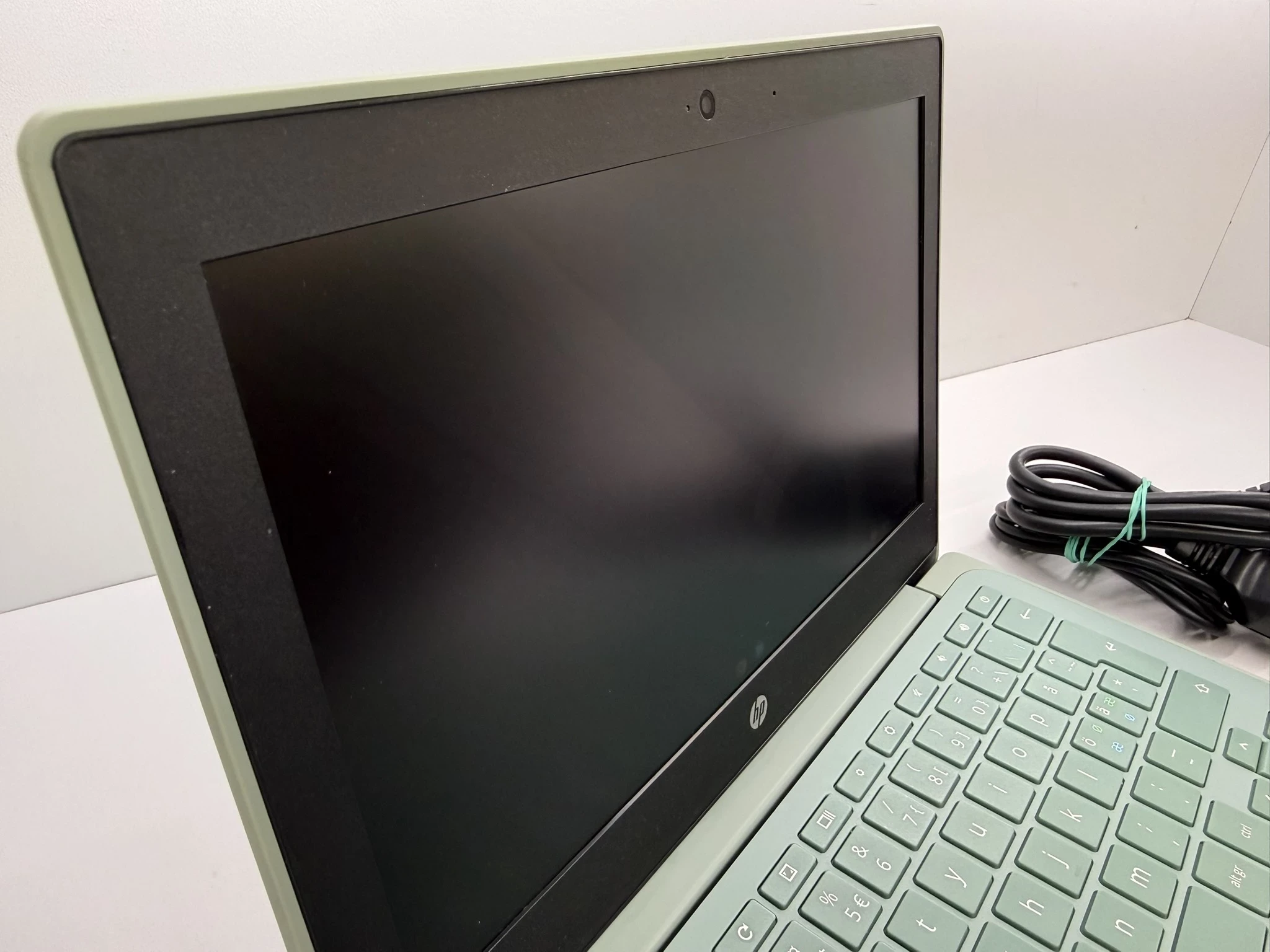 laptop-hp-chromebook-11-g8-ee-zas-stan-11323-2