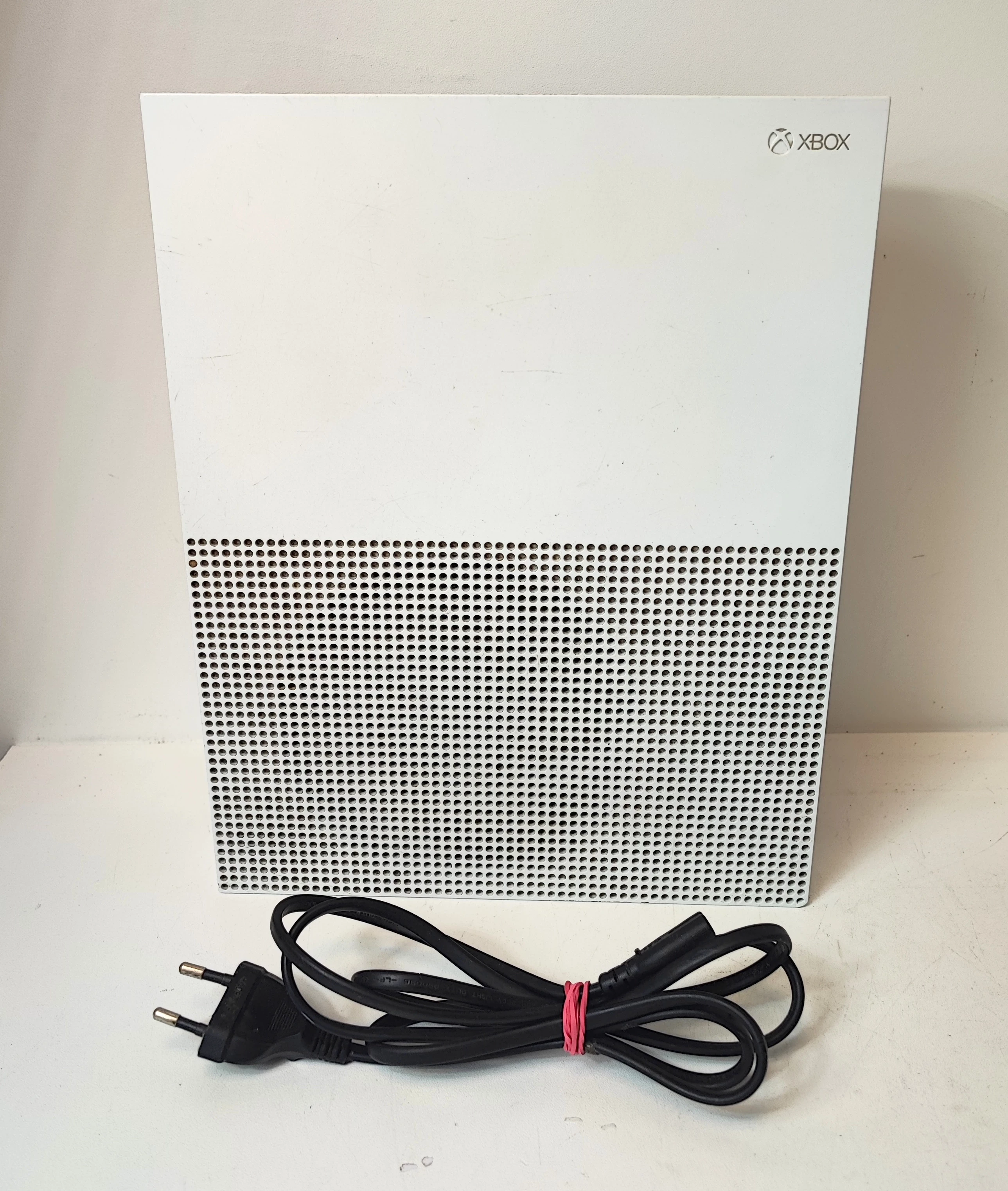 konsola-xbox-one-s-all-digital-edition-1-tb-bialy-3-maja-105-dabrowa-gornicza