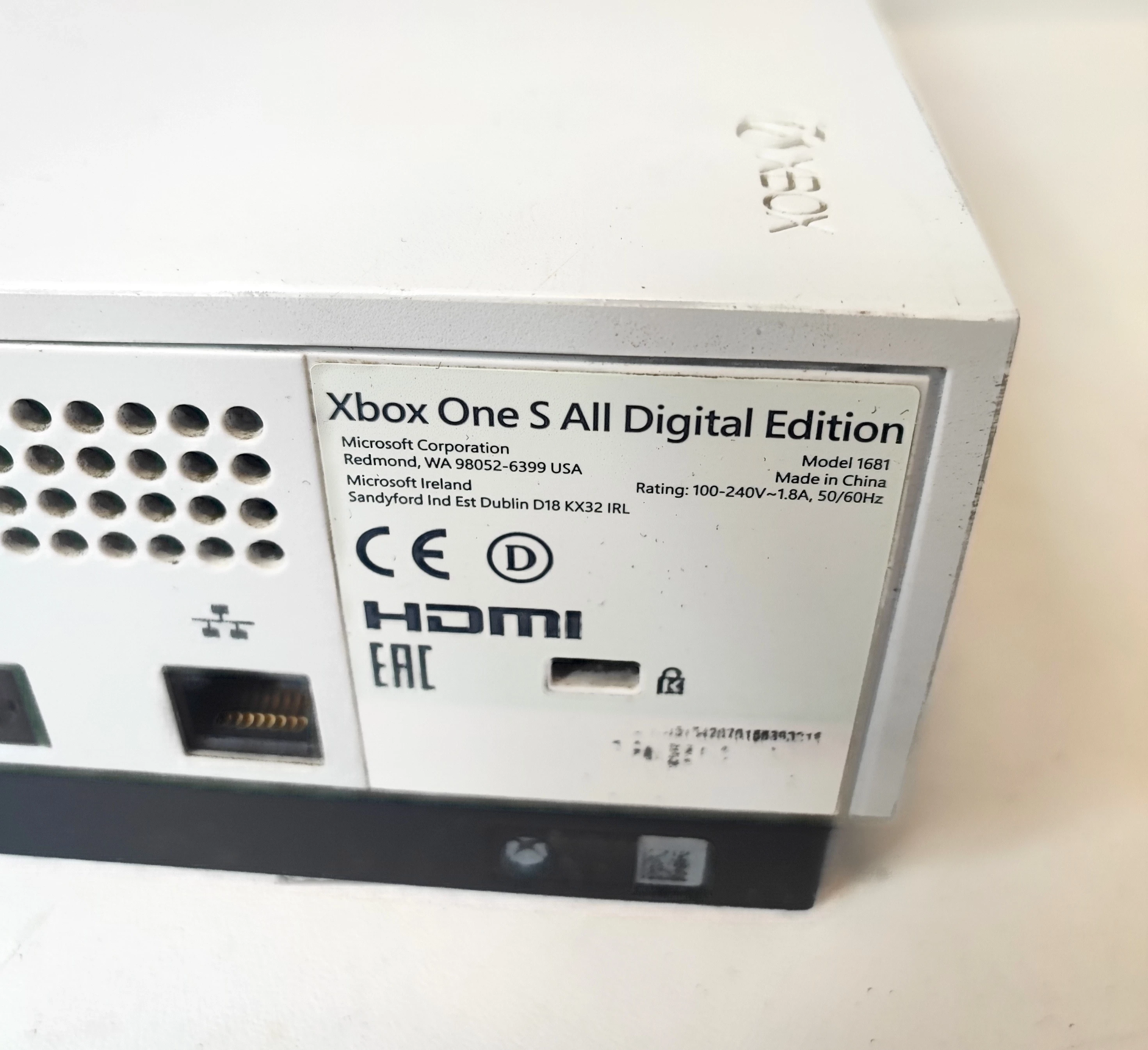 konsola-xbox-one-s-all-digital-edition-1-tb-bialy-dysk-wbudowana-pamiec-5179-352249