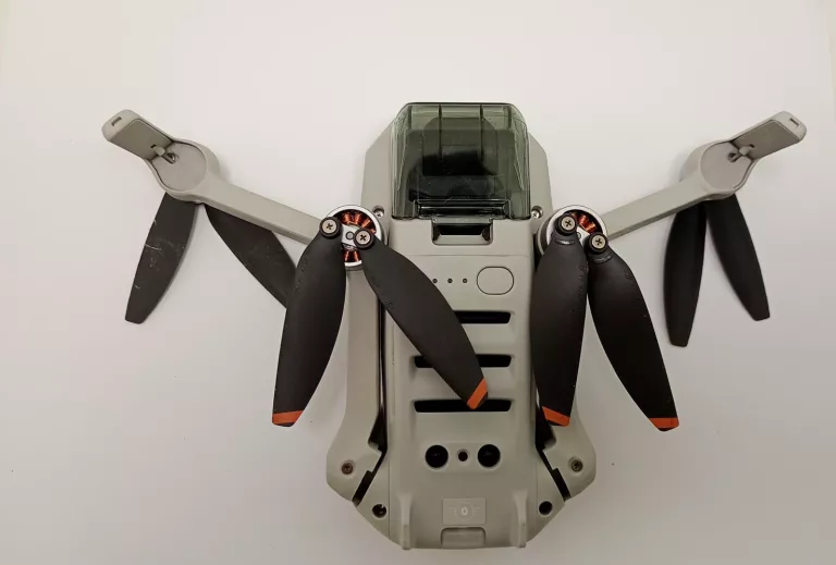 dron-dji-mini-2-se-249g-6000m-2250mah-stan-11323-2