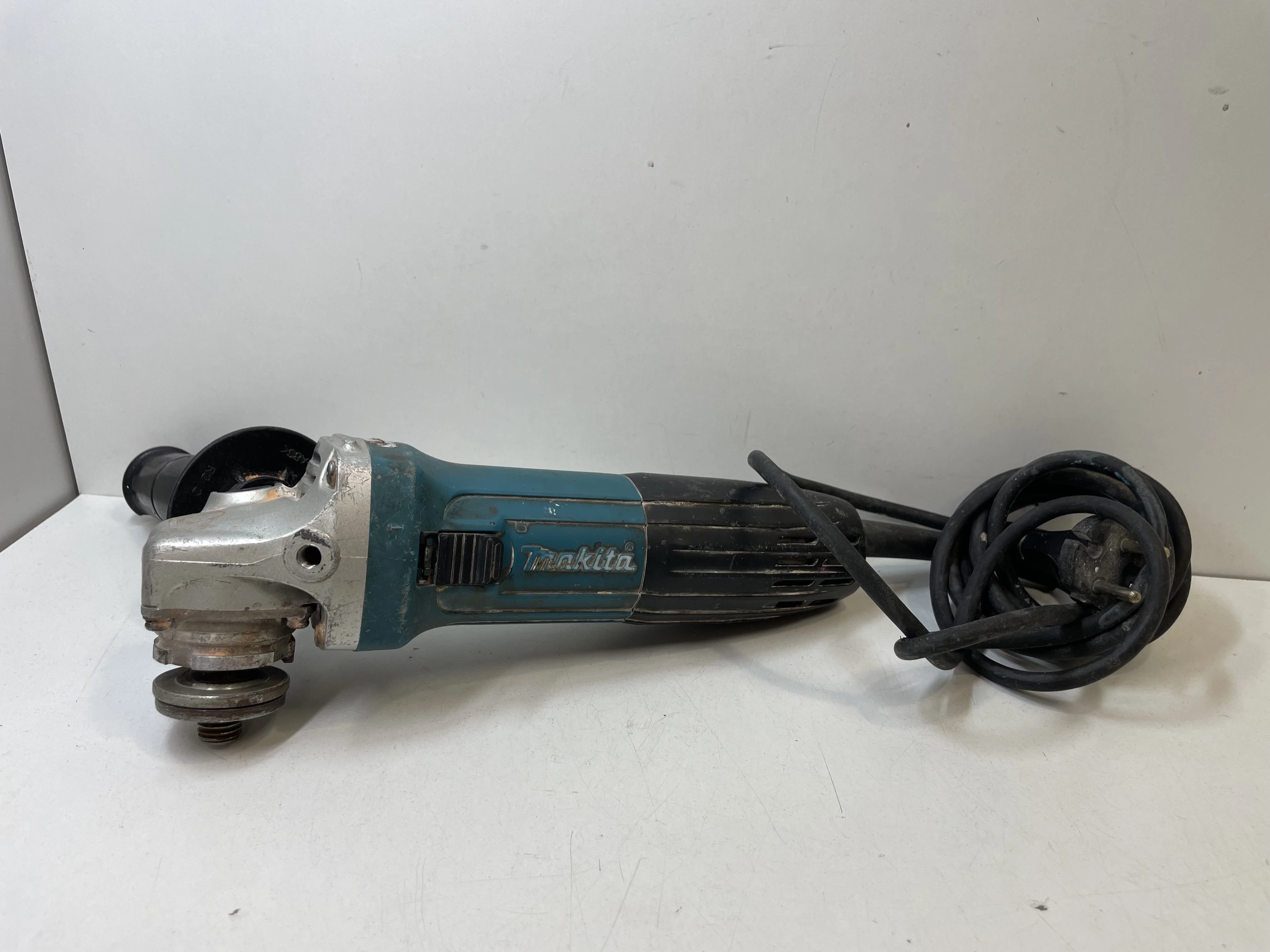 szlifierka-makita-ga5030r-osiedle-centrum-d1-krakow