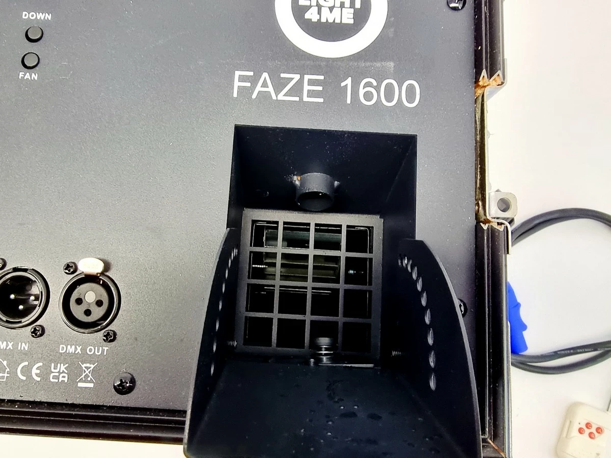 light4me-faze-1600-wytwornica-dymu-mgly-fazer-kod-producenta-5908249818309