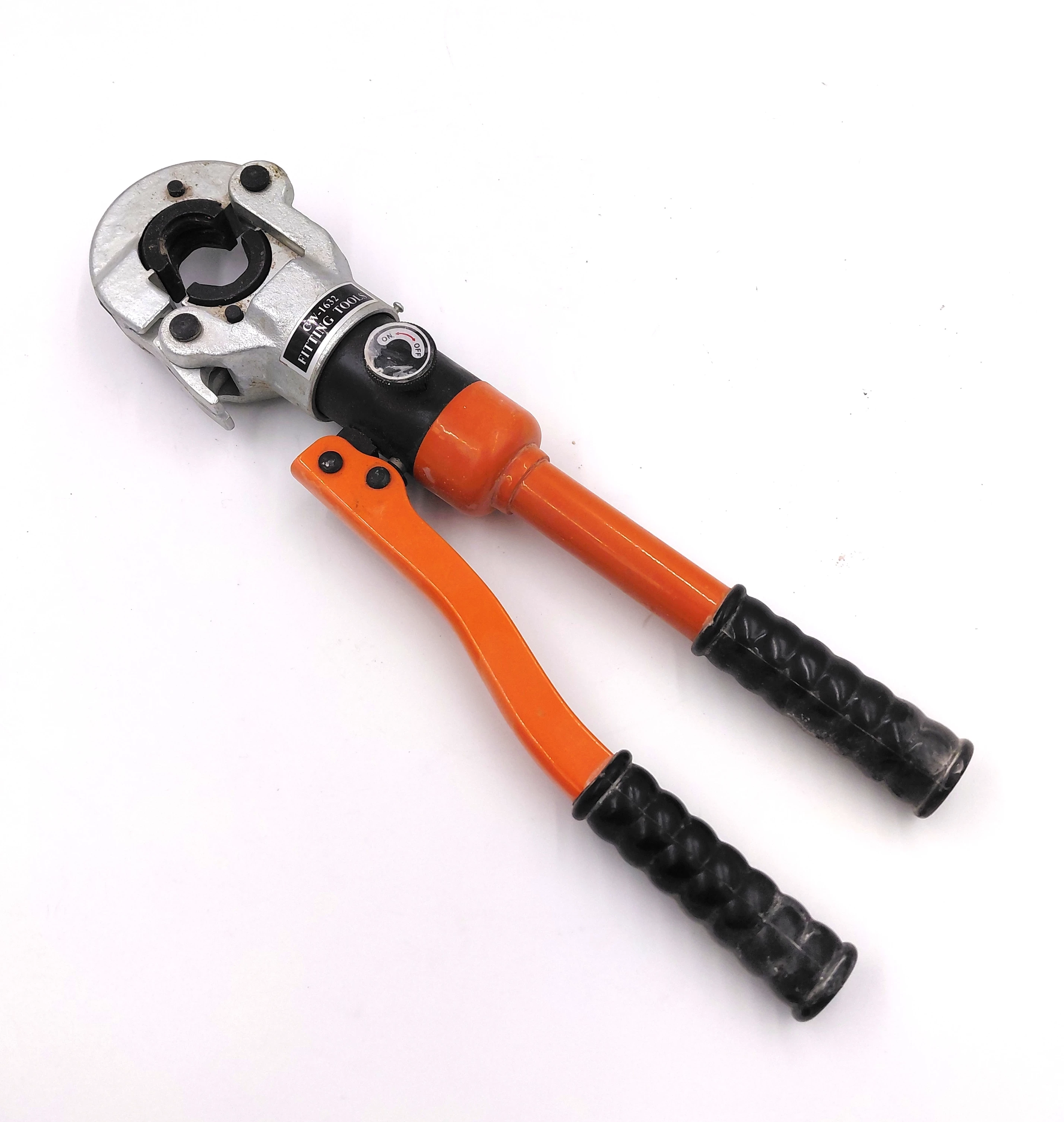 zaciskarka-do-rur-cw-1632-i-armii-wojska-polskiego-10e-kolobrzeg