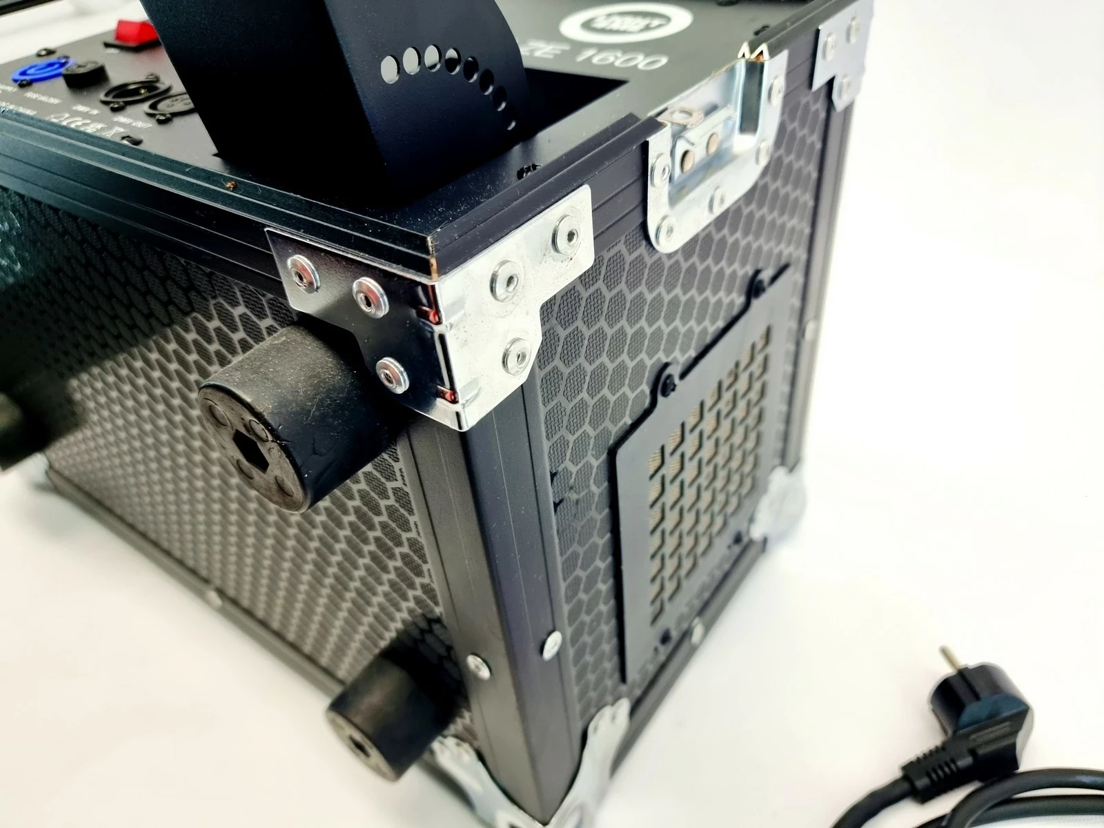 light4me-faze-1600-wytwornica-dymu-mgly-fazer-czas-nagrzewania-100