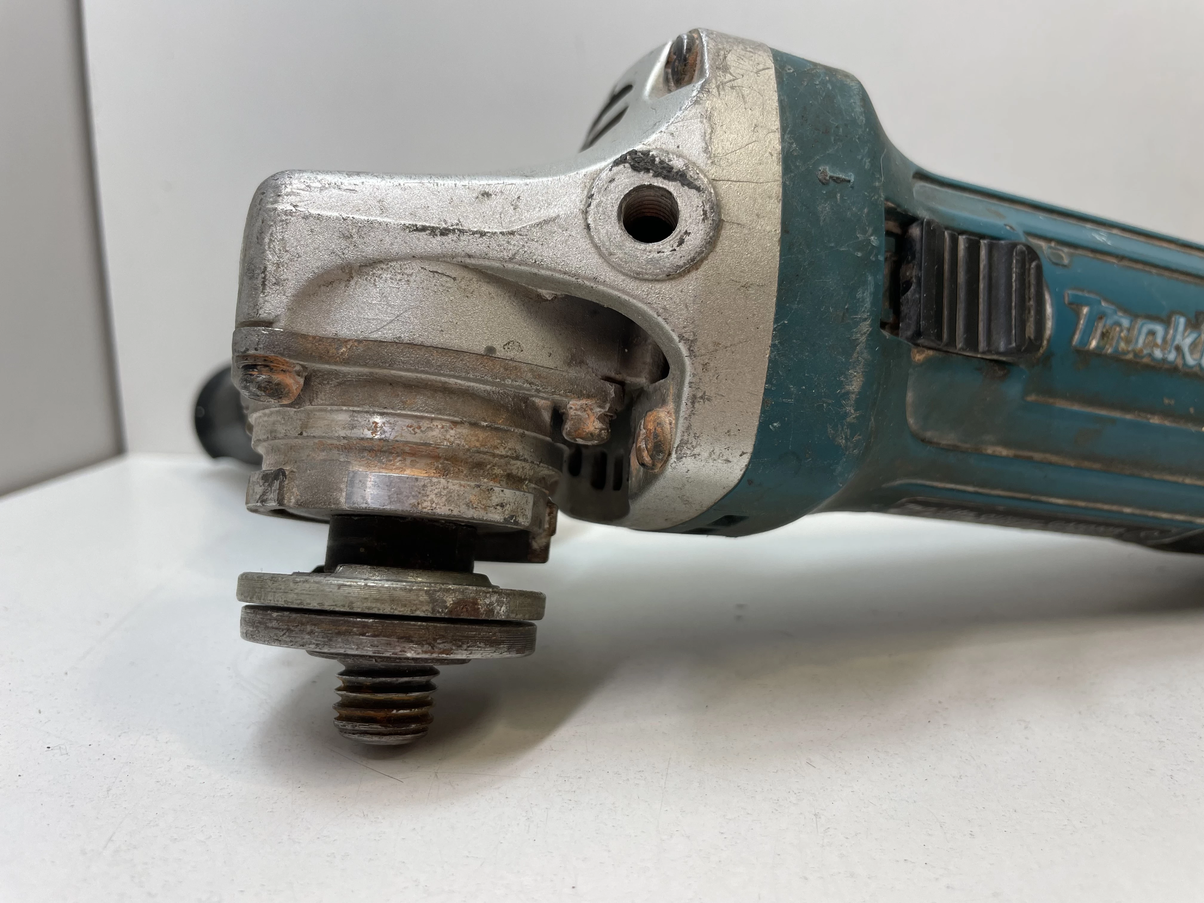 szlifierka-makita-ga5030r-ean-gtin-088381090841