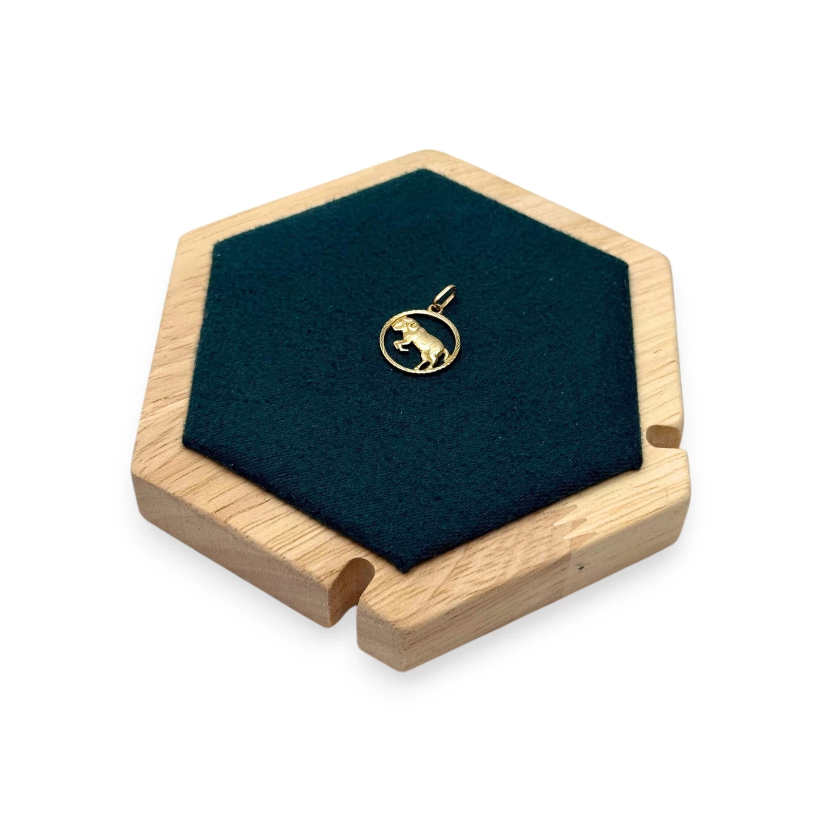 zlota-zawieszka-koziorozec-proba-585-waga-075-rodzaj-2205-2