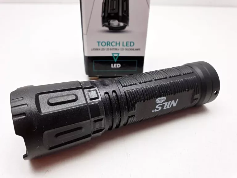 wodoodporna-klasyczna-latarka-turystyczna-z-akumulatorem-ipx5-180-lm-nils-rodzaj-16428-2