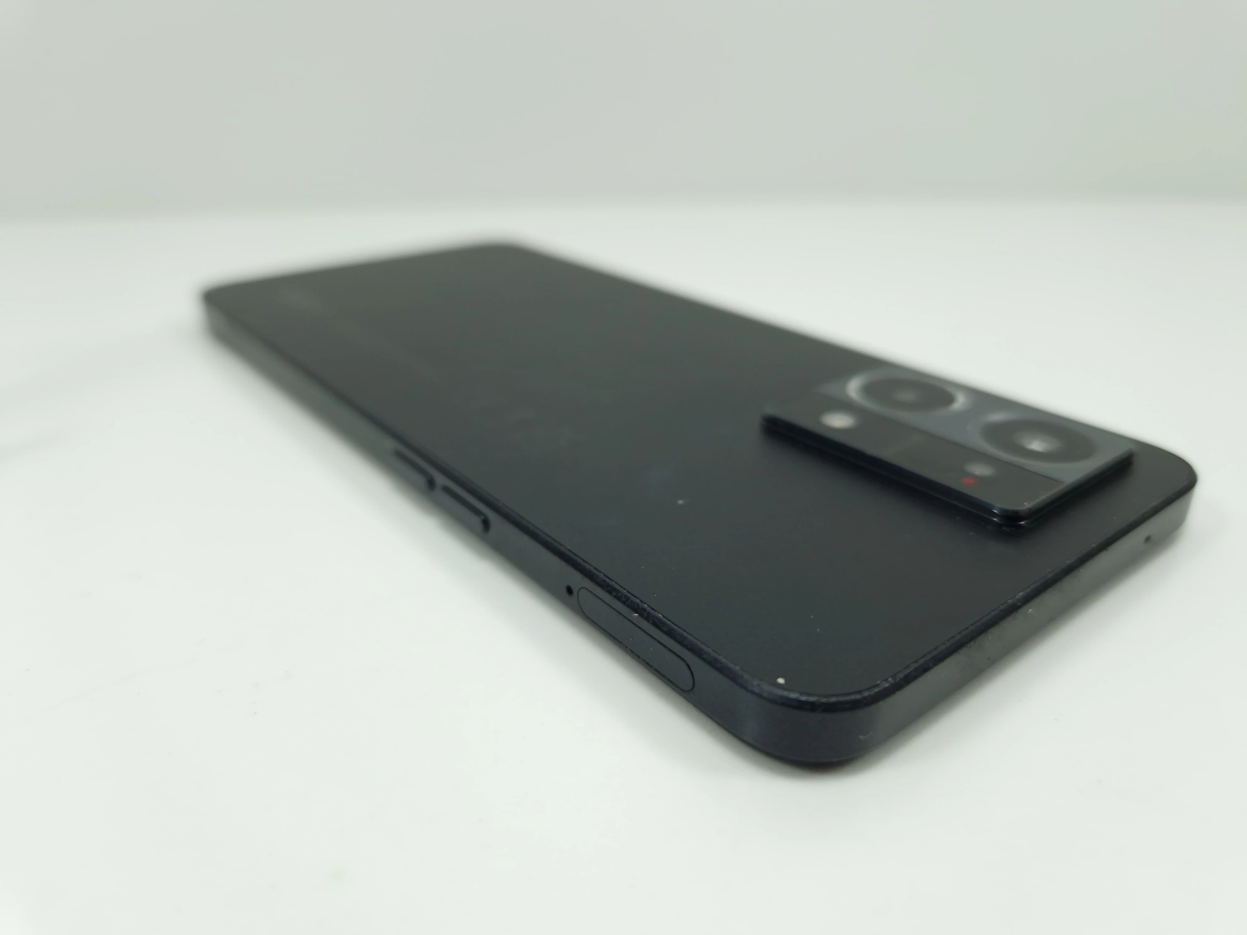 telefon-oppo-reno-7-8128gb-pojemnosc-akumulatora-4500