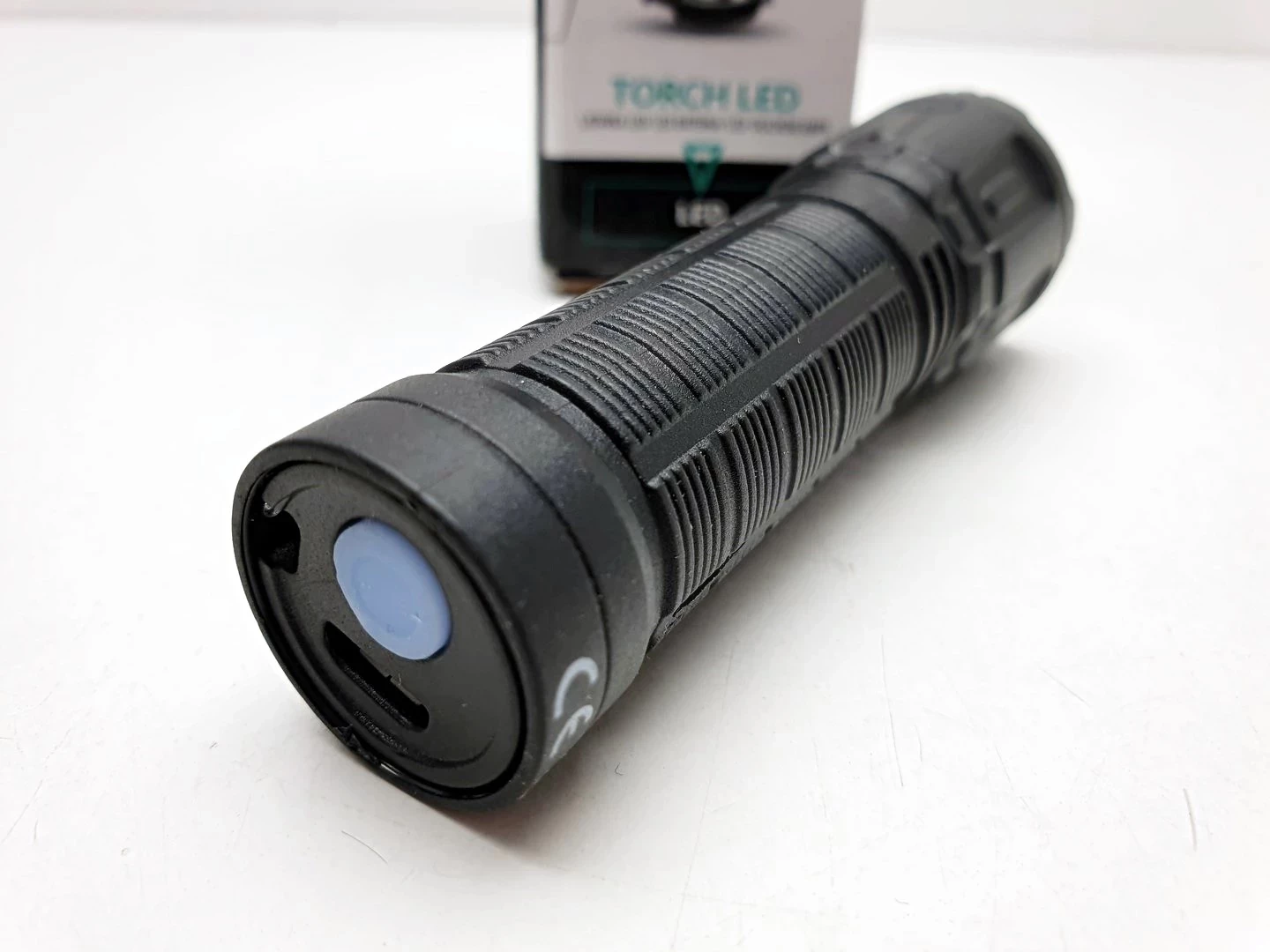 wodoodporna-klasyczna-latarka-turystyczna-z-akumulatorem-ipx5-180-lm-nils-ean-gtin-5902600251217