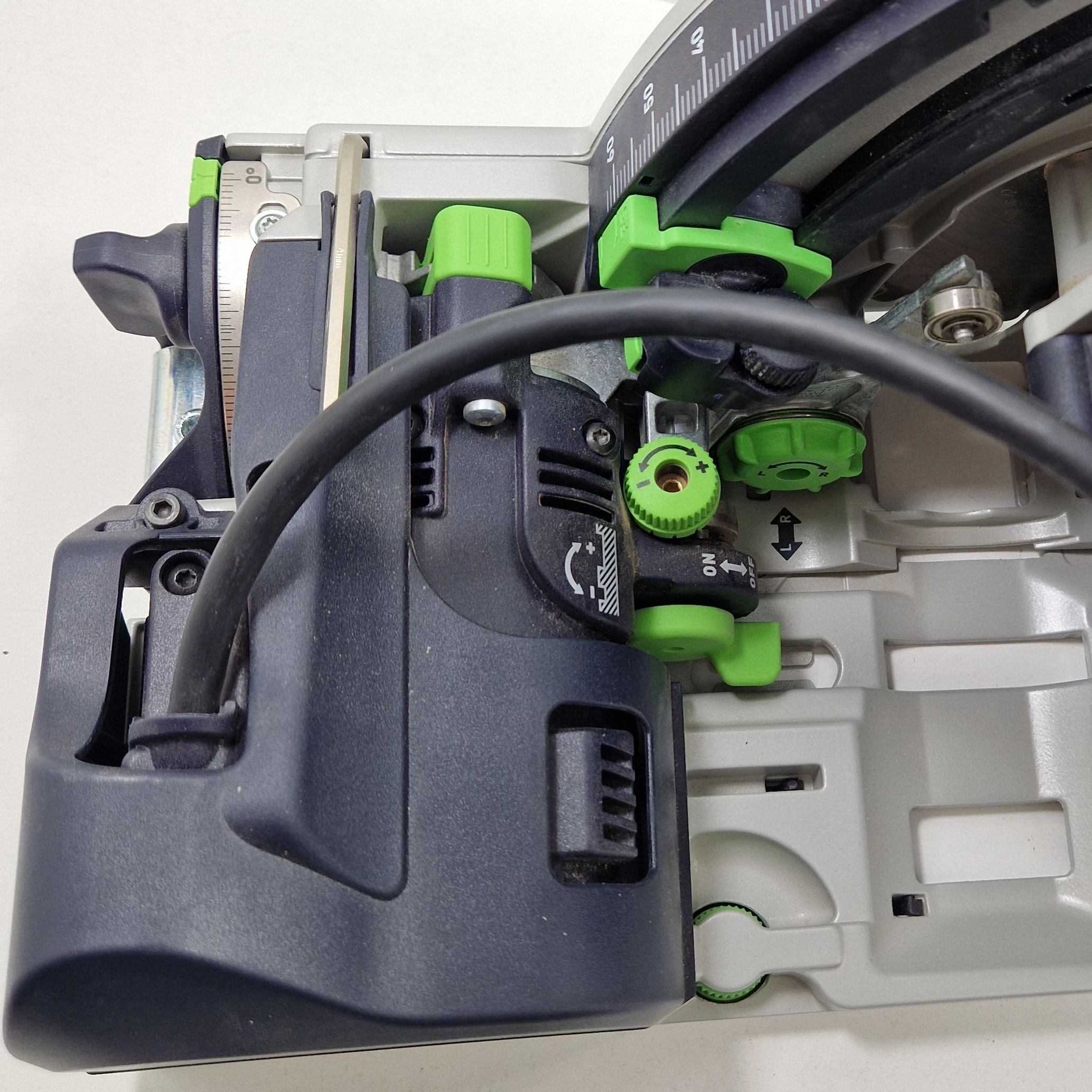 zaglebiarka-z-podcinakiem-festool-tsv-60-kebq-plus-maksymalna-moc-150000