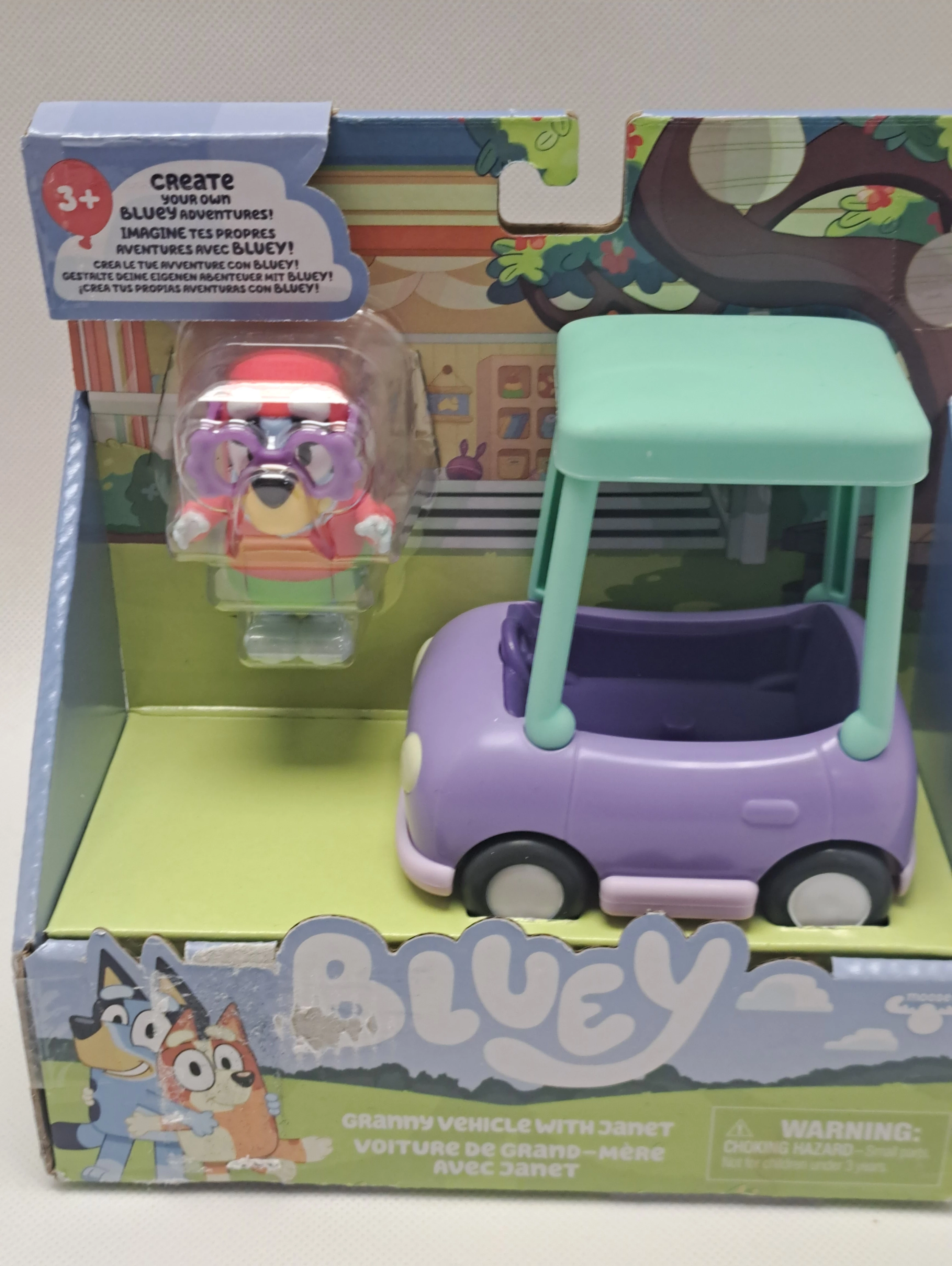 bluey-blue-auto-babci-i-janet-figurka-pieska-blu18924-ean-gtin-5906555033300