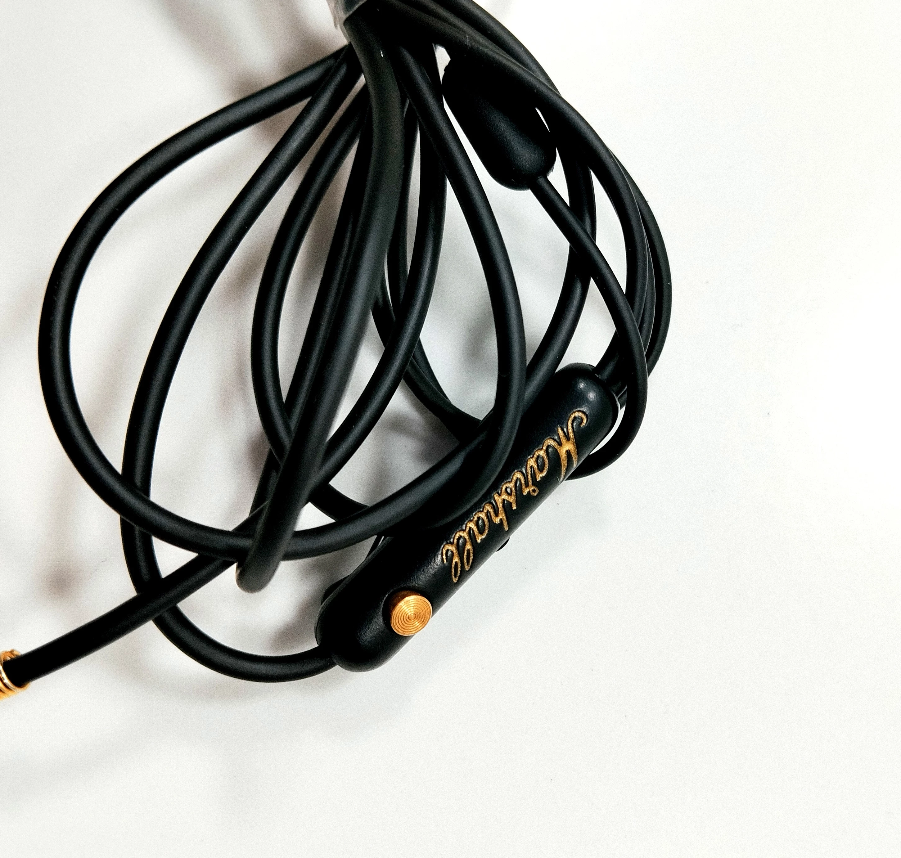 sluchawki-przewodowe-douszne-marshall-stan-11323-2