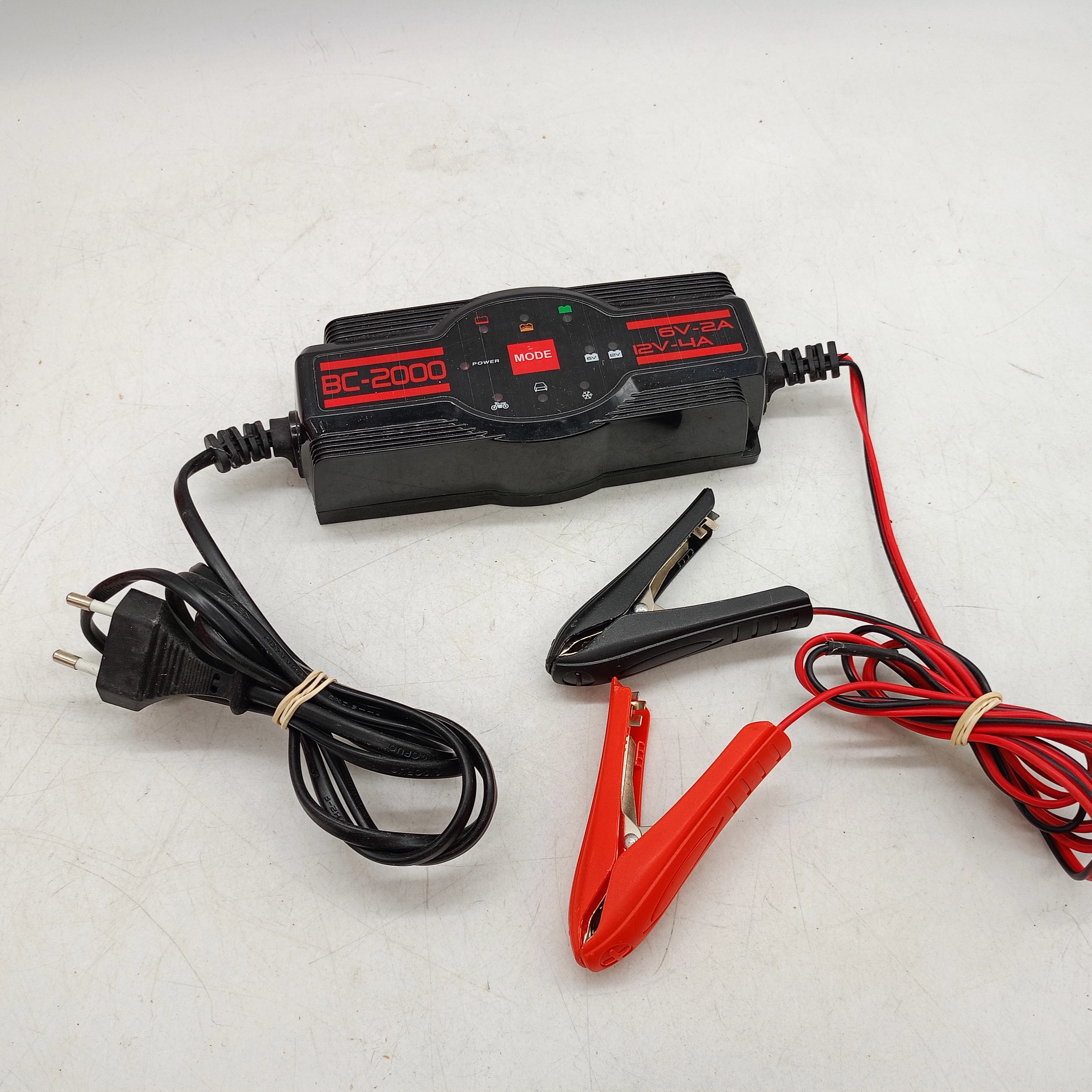 prostownik-automatyczny-z-mikroprocesorem-bc-2000-ean-gtin-5907182958127