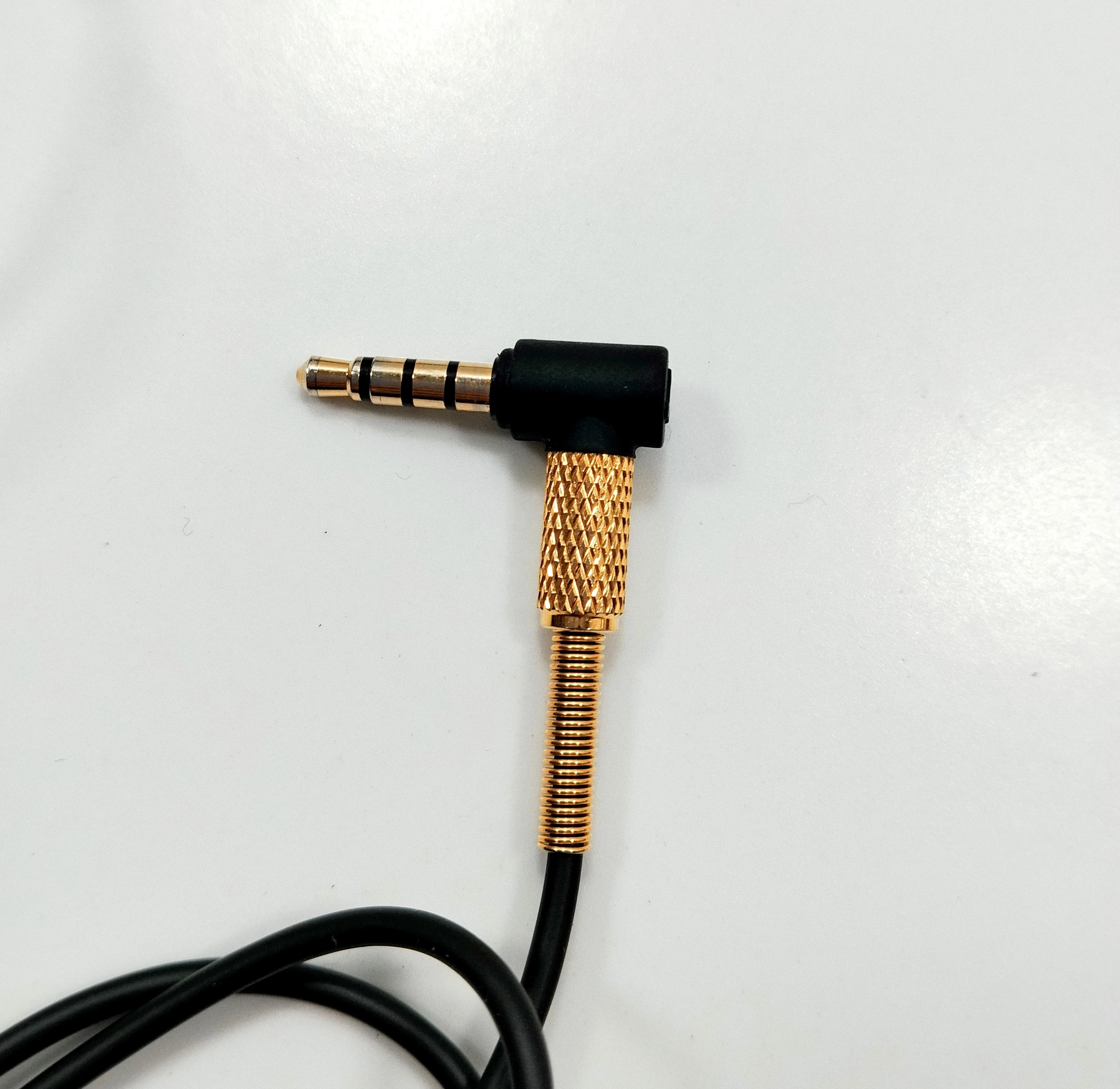 sluchawki-przewodowe-douszne-marshall-kolor-dominujacy-129357-3