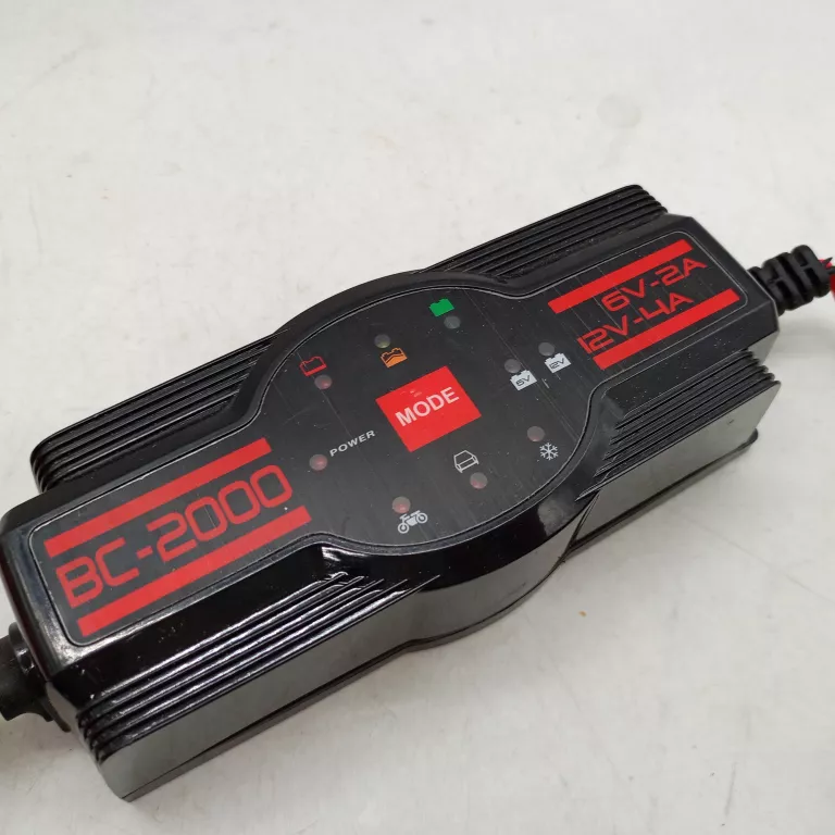 prostownik-automatyczny-z-mikroprocesorem-bc-2000-stan-11323-2