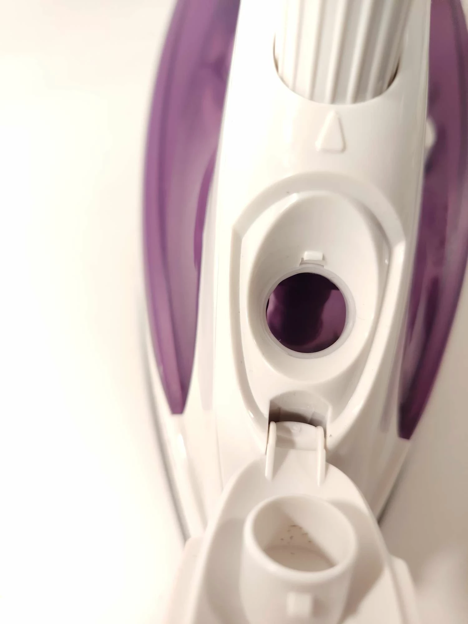 zelazko-russell-hobbs-18742-stan-11323-2