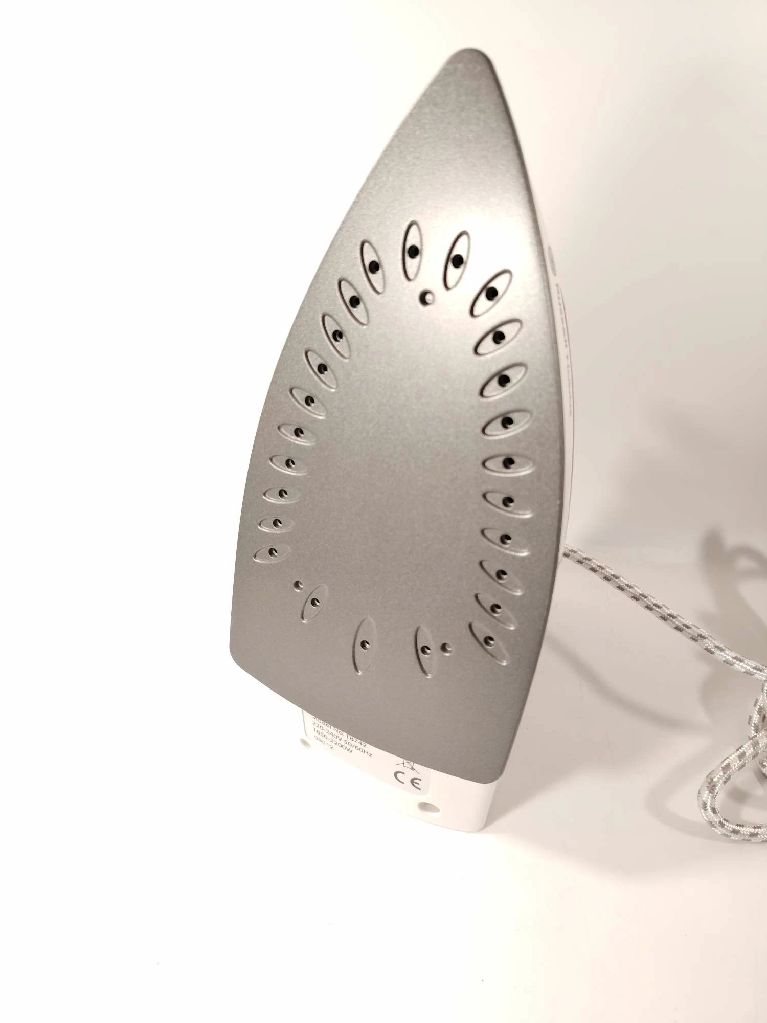 zelazko-russell-hobbs-18742-model-18742