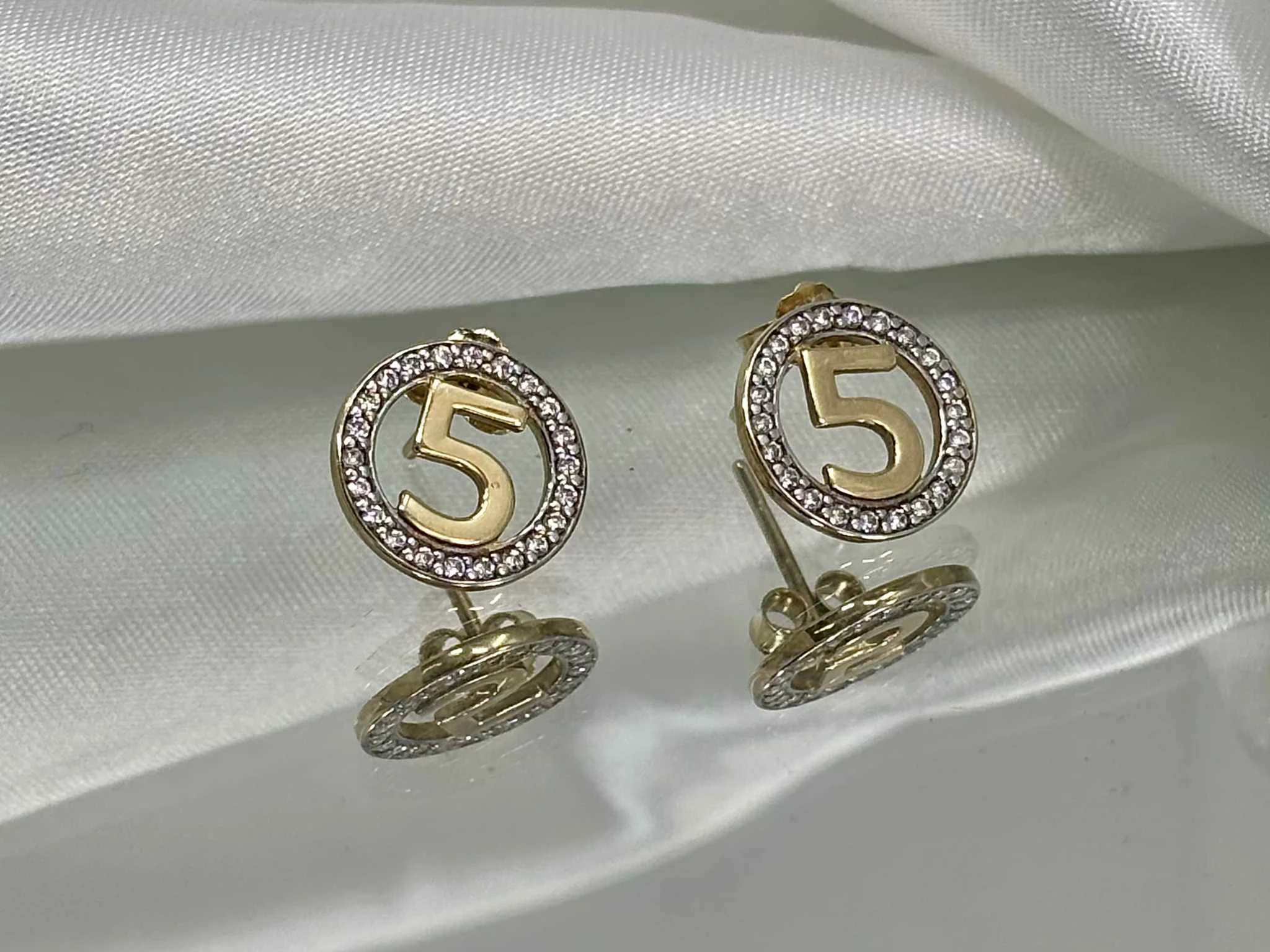 drobne-zlote-kolczyki-cyfra-5-cyrkonie-p585-217g-1-cm-ean-gtin-5901050620031