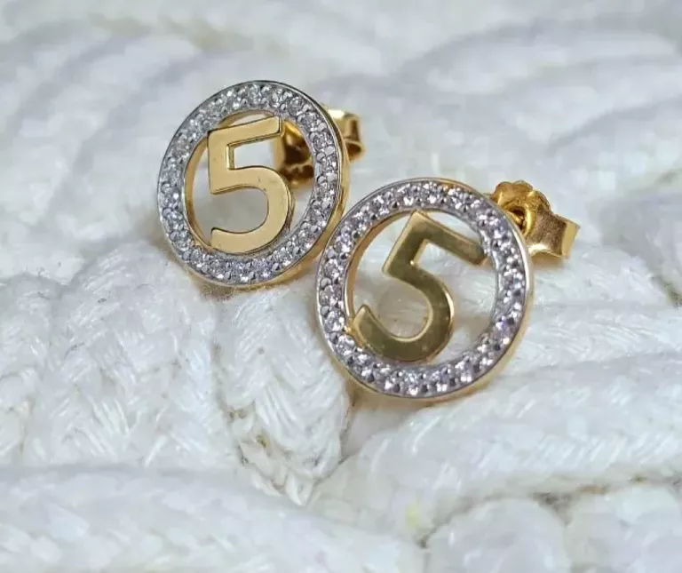 drobne-zlote-kolczyki-cyfra-5-cyrkonie-p585-217g-1-cm-grunwaldzka-18-adex-bud-zabkowice-slaskie