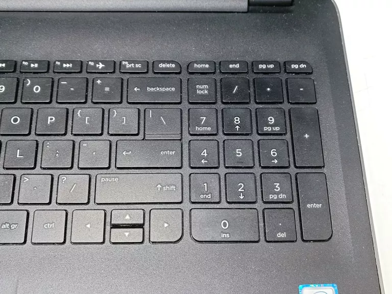 laptop-hp-250-g5-intel-i54gb-ram128gb-ssd-przekatna-ekranu-1560